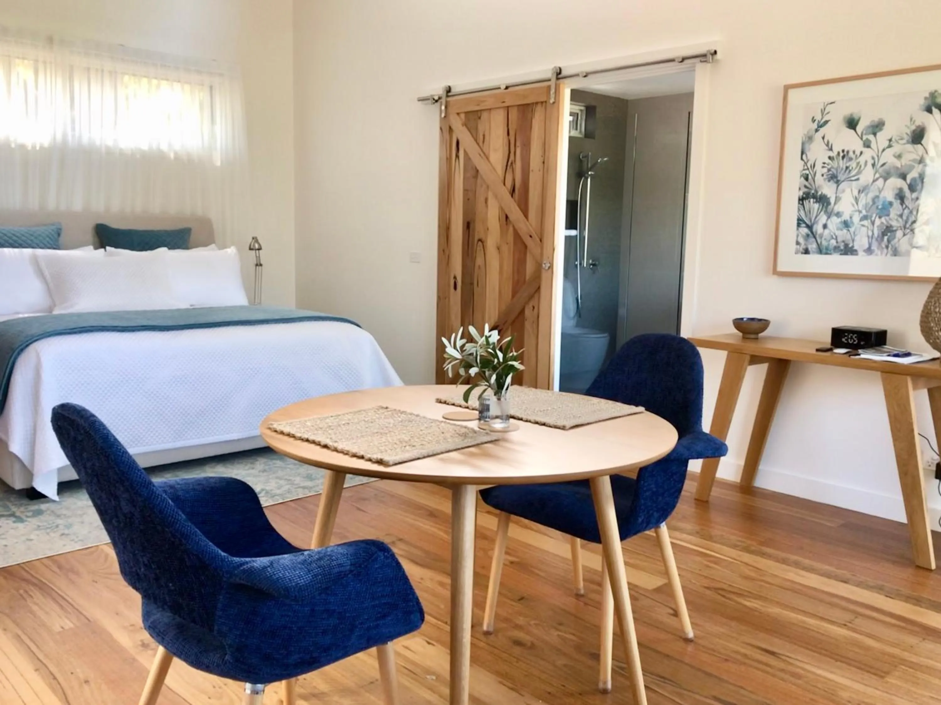 Photo of the whole room in Messmates Luxury Eco Suites