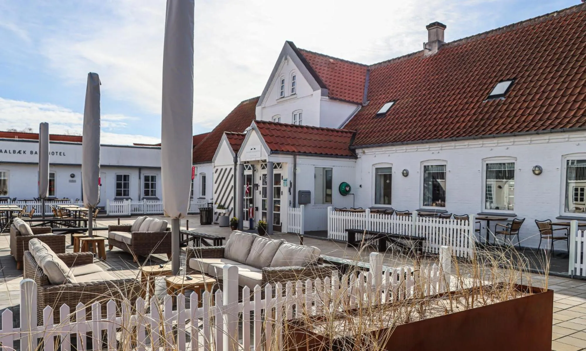 Property building in Aalbæk Badehotel