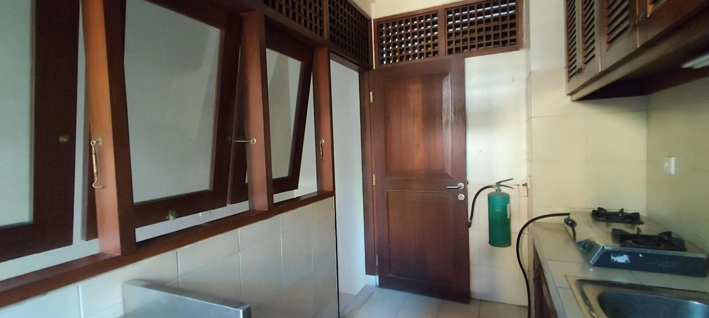 Kitchen or kitchenette in Villa Diana Bali