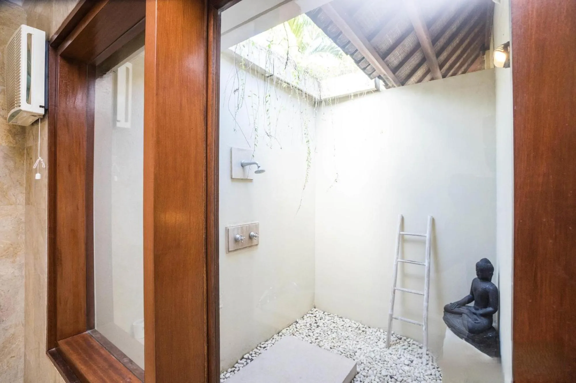 Shower in Villa Diana Bali