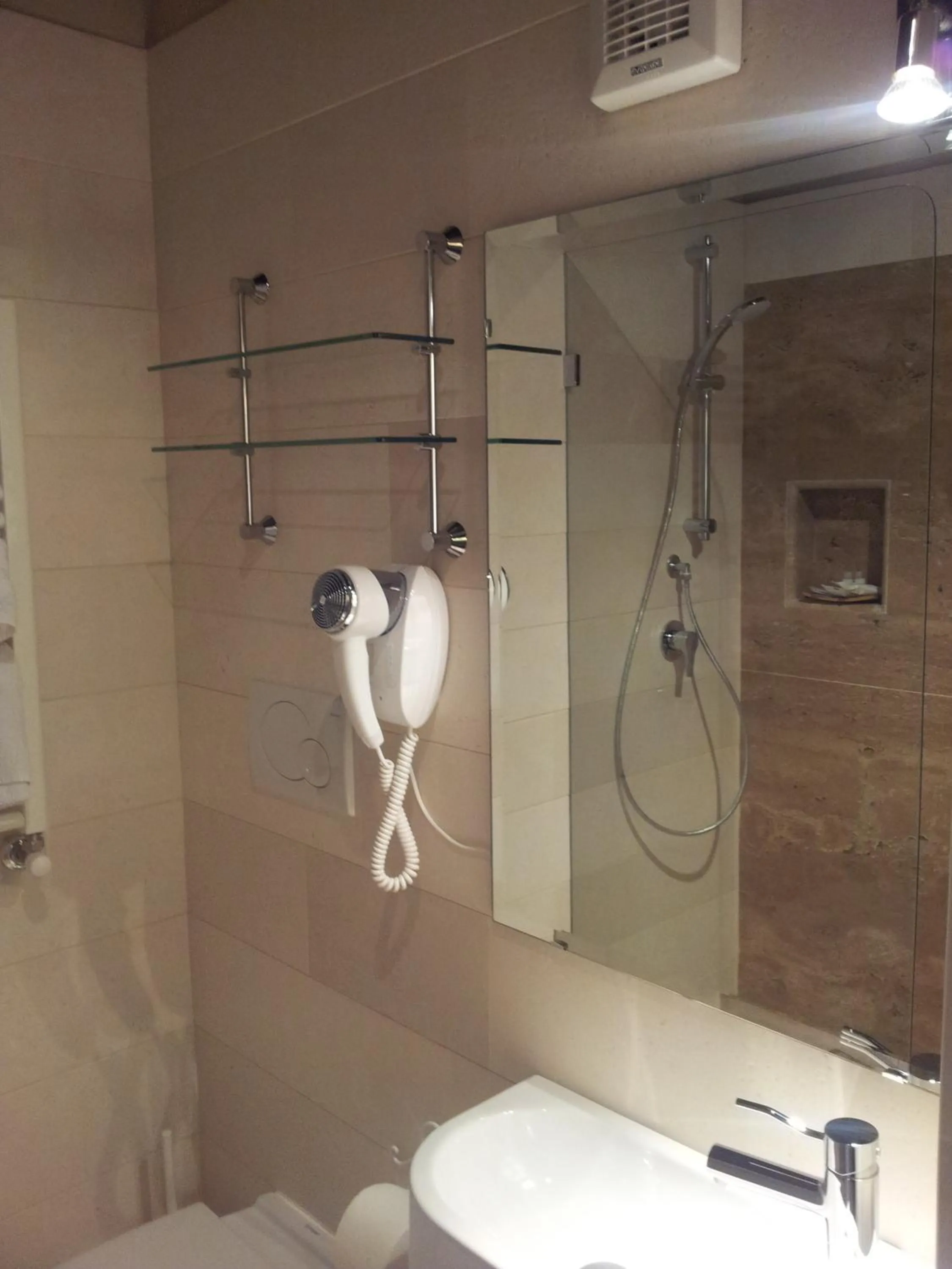 Bathroom in B&B Torrente Antico