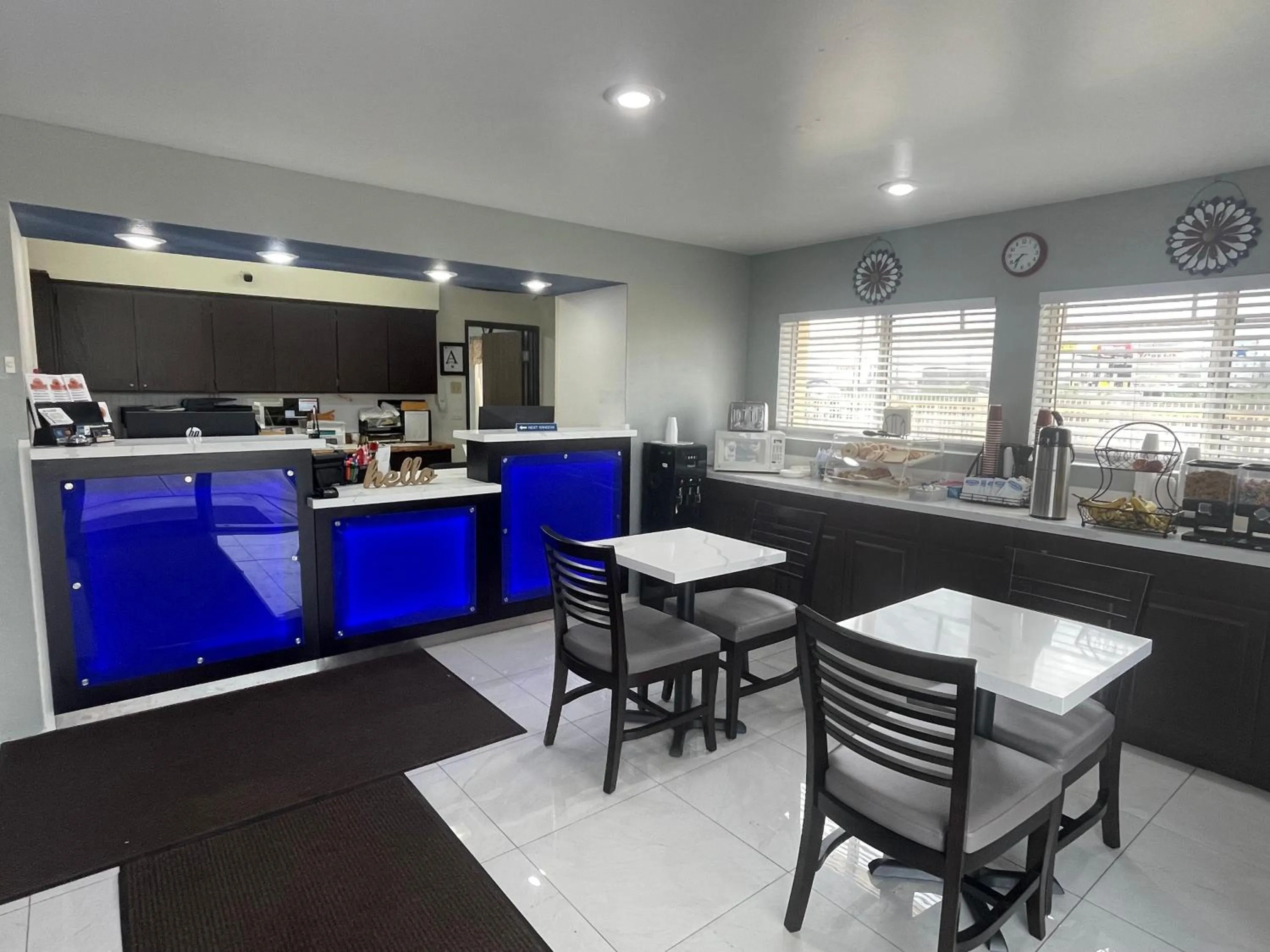 Lobby or reception in Americas Choice Inn & Suites