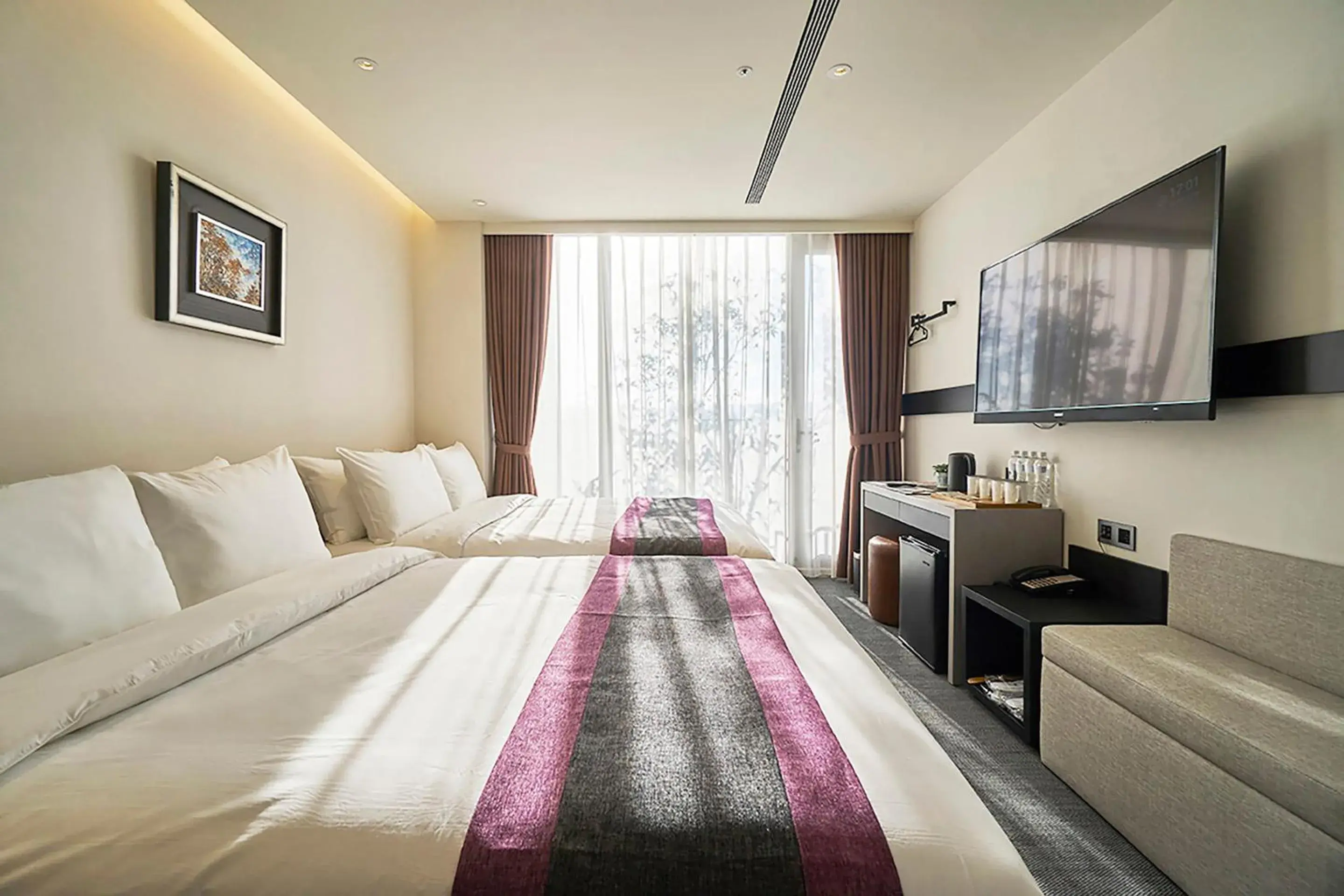 Standard Quadruple Room in Royal Roi Hotel Standard Quadruple Room in Royal Roi Hotel