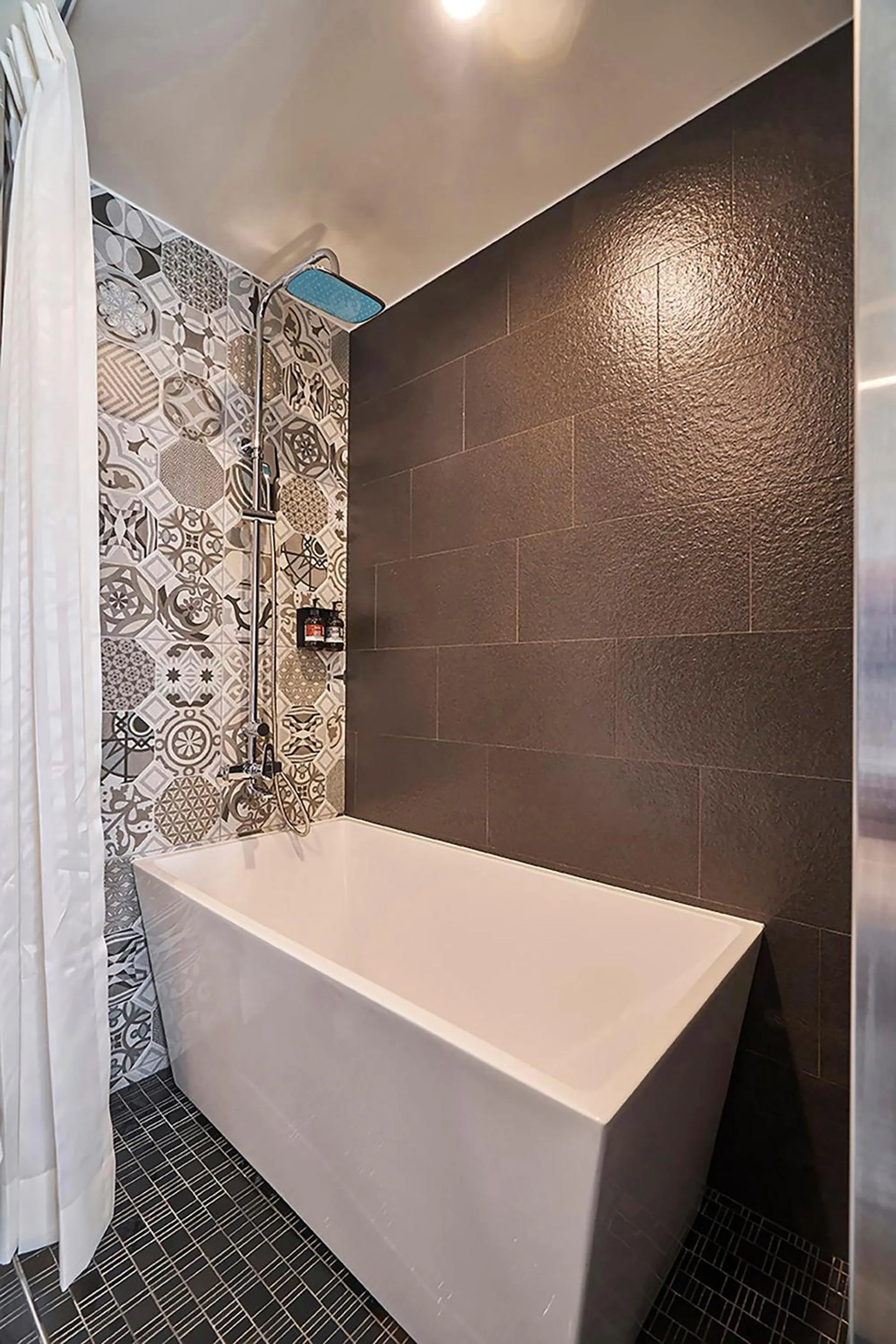 Bath in Royal Roi Hotel