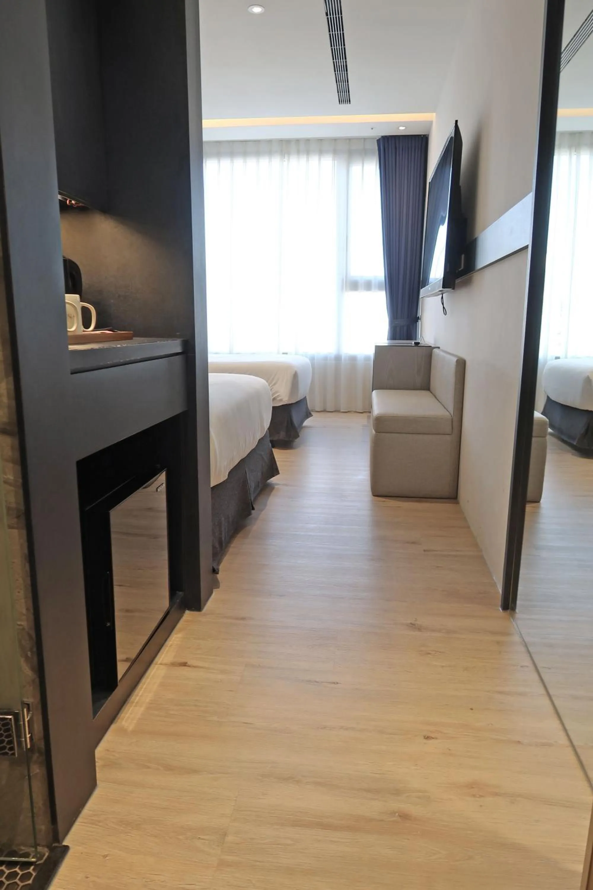 Bedroom, Bed in Royal Roi Hotel