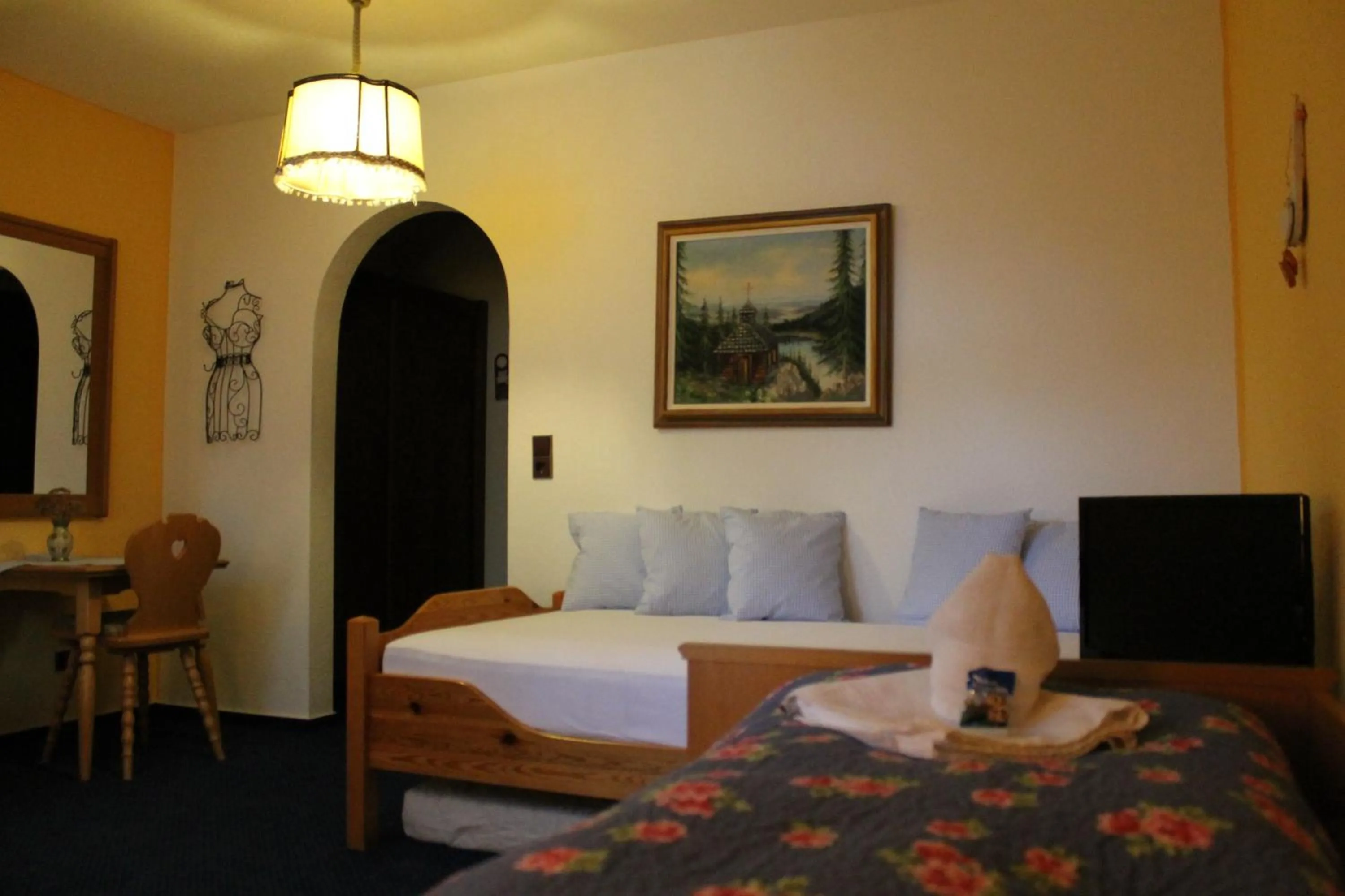 Bedroom, Bed in Hotel Schäfflerhof