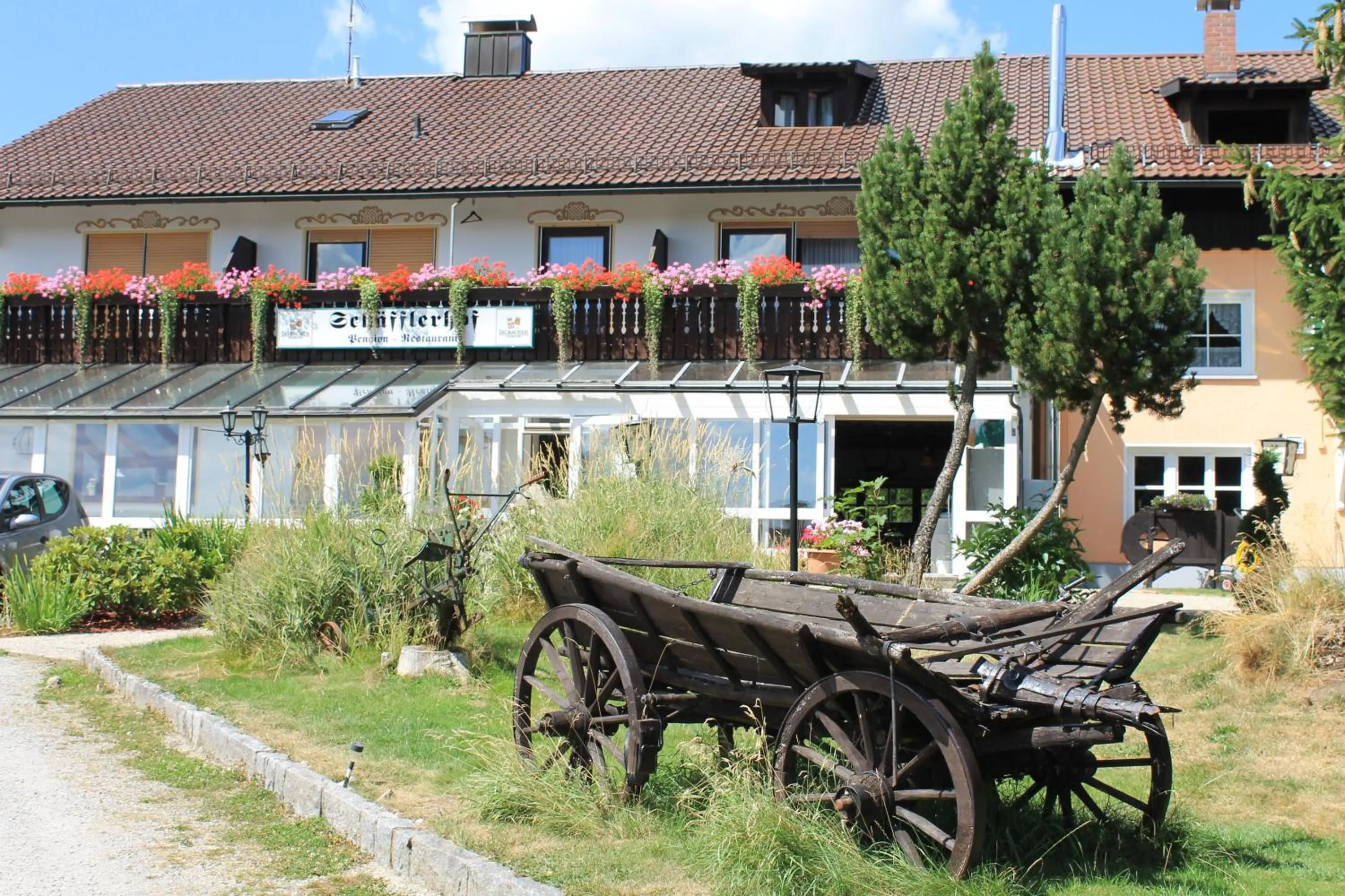 Facade/entrance in Hotel Schäfflerhof