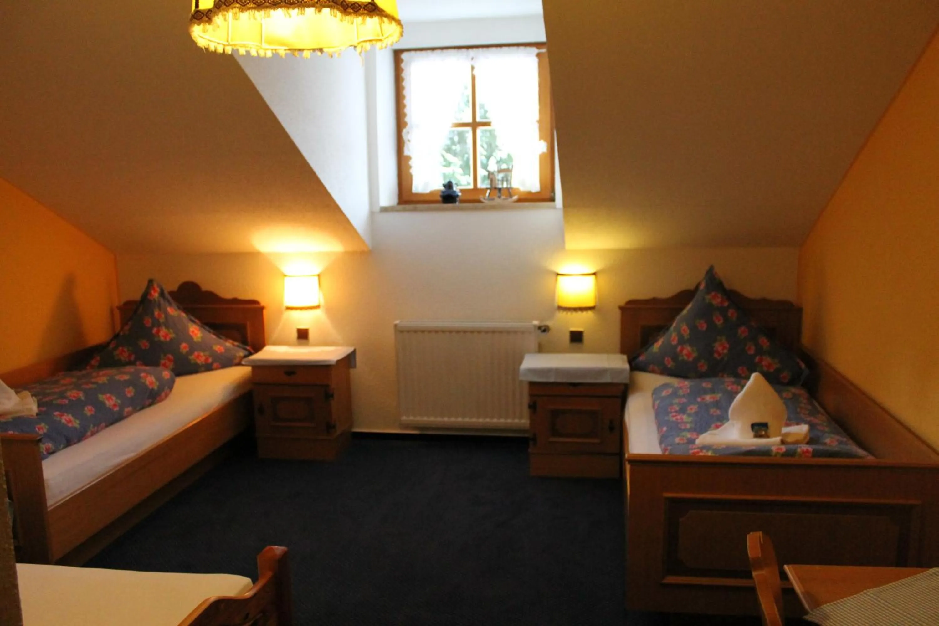 Bedroom, Bed in Hotel Schäfflerhof