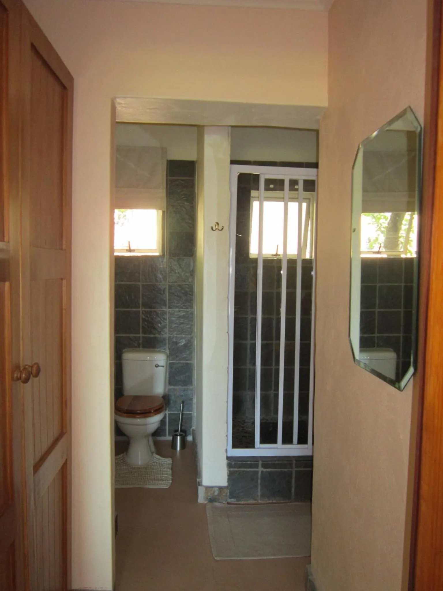 Bathroom in Marula Cottage Guest Lodge