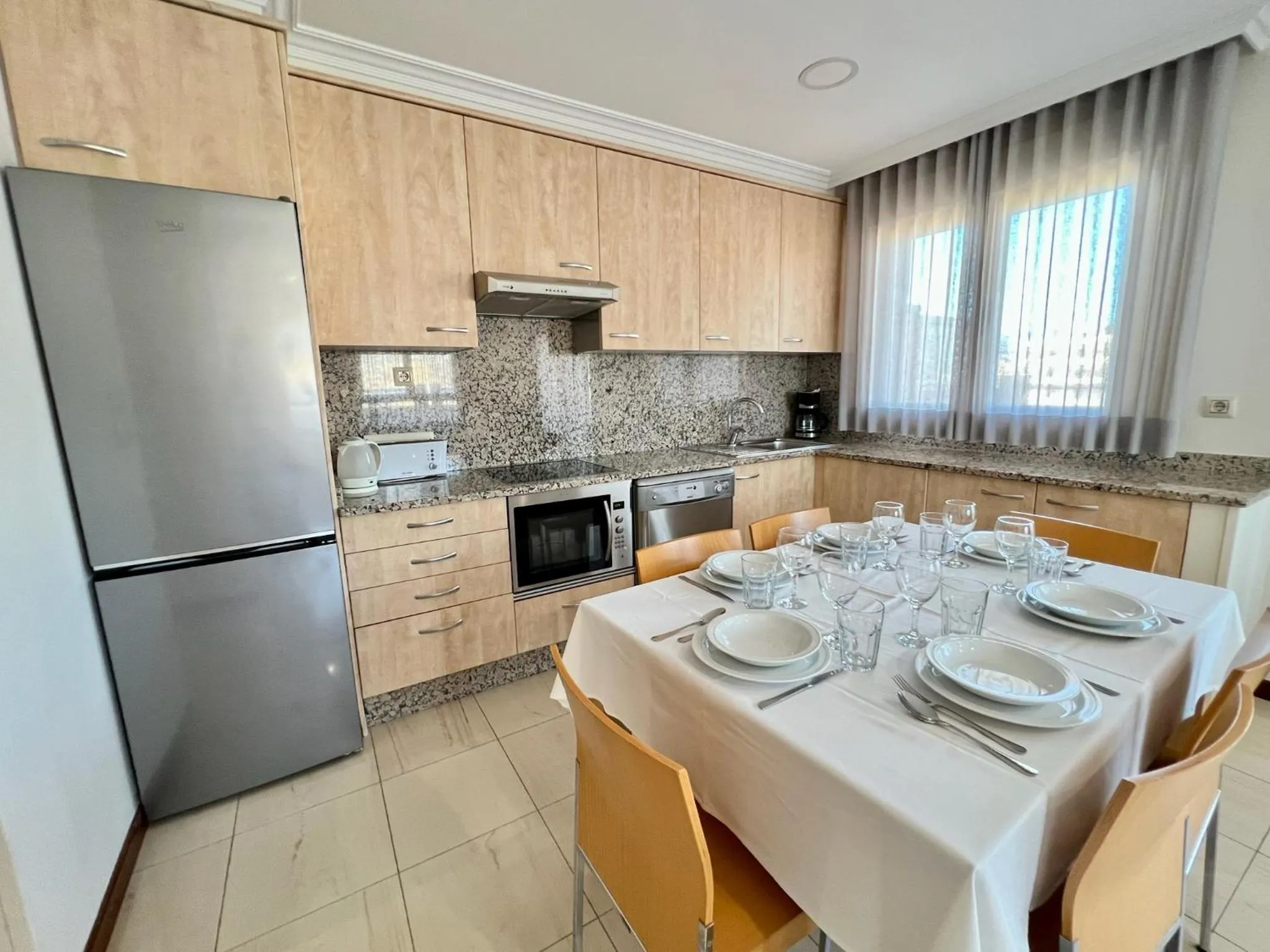 Coffee/tea facilities in Apartamentos Mediterráneo Real