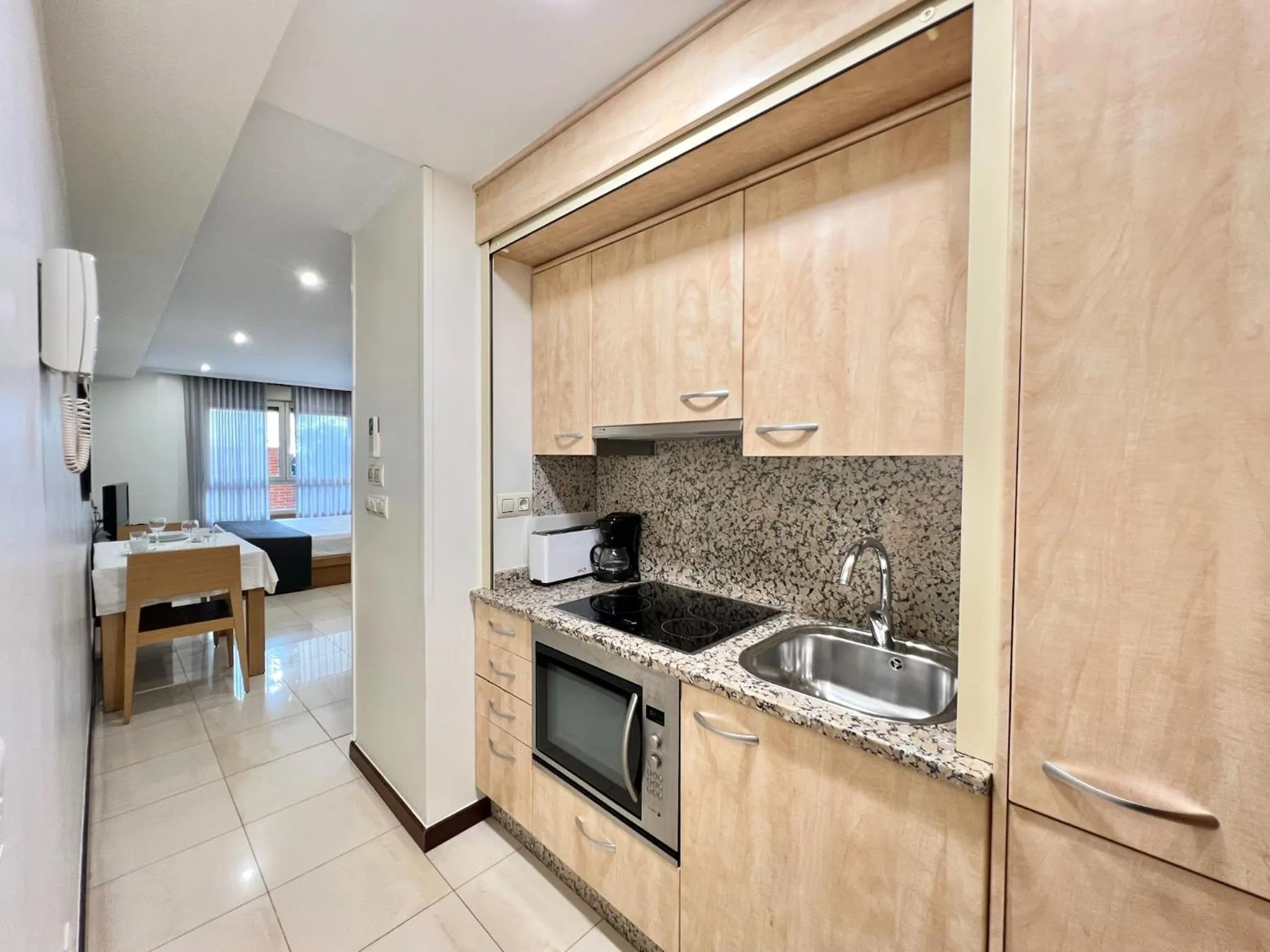 Coffee/tea facilities in Apartamentos Mediterráneo Real