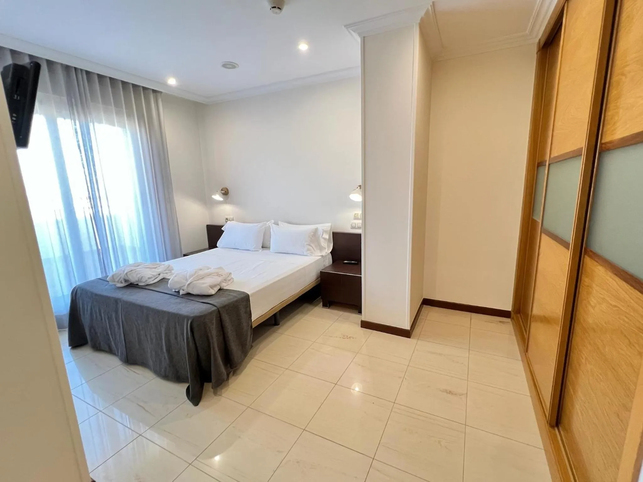 TV and multimedia, Bed in Apartamentos Mediterráneo Real