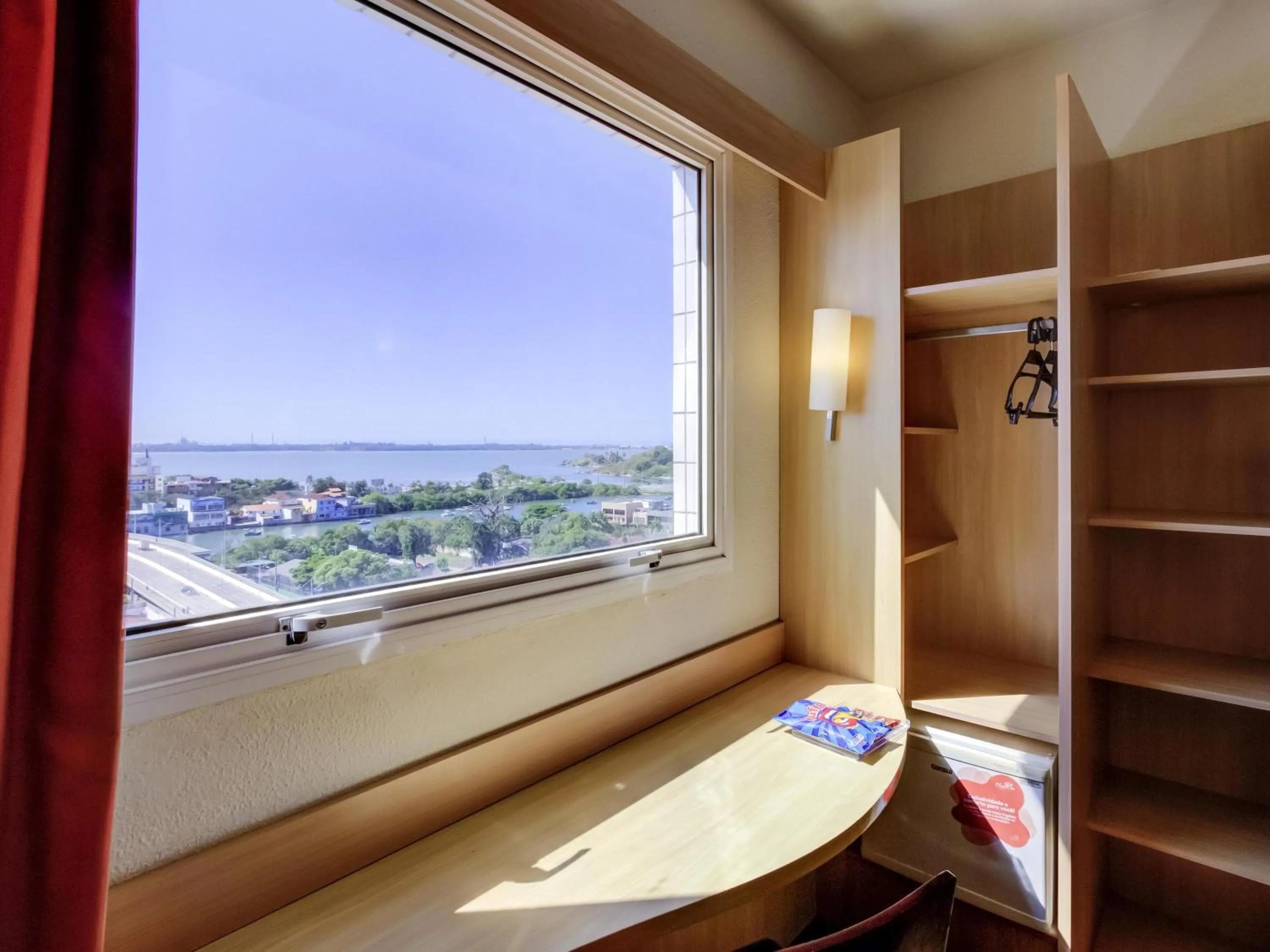 Property building in ibis Vitoria Praia do Canto