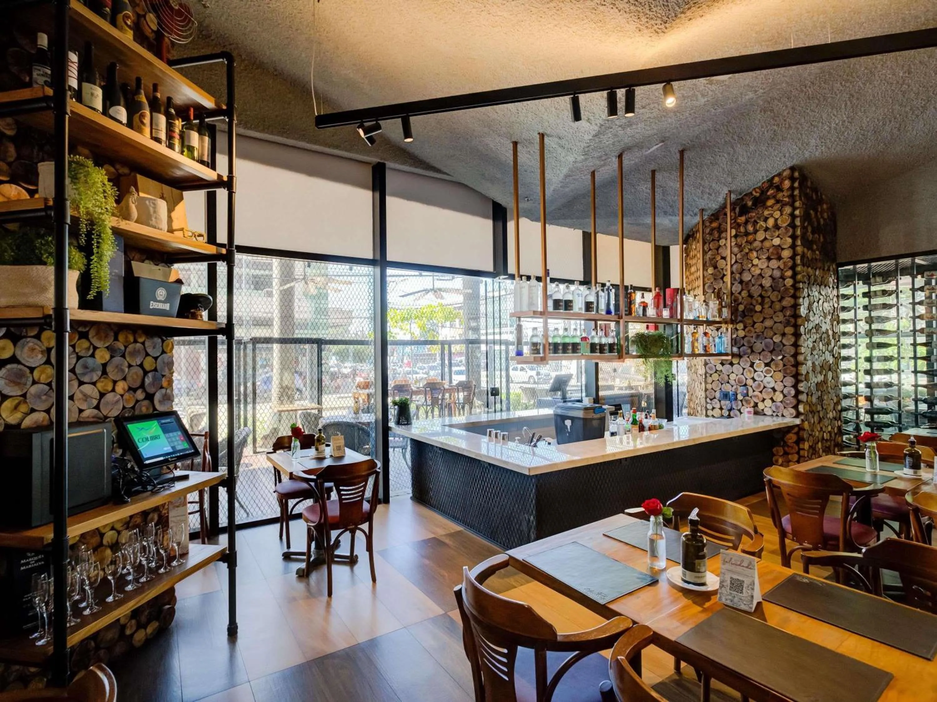 Lounge or bar in ibis Vitoria Praia do Canto