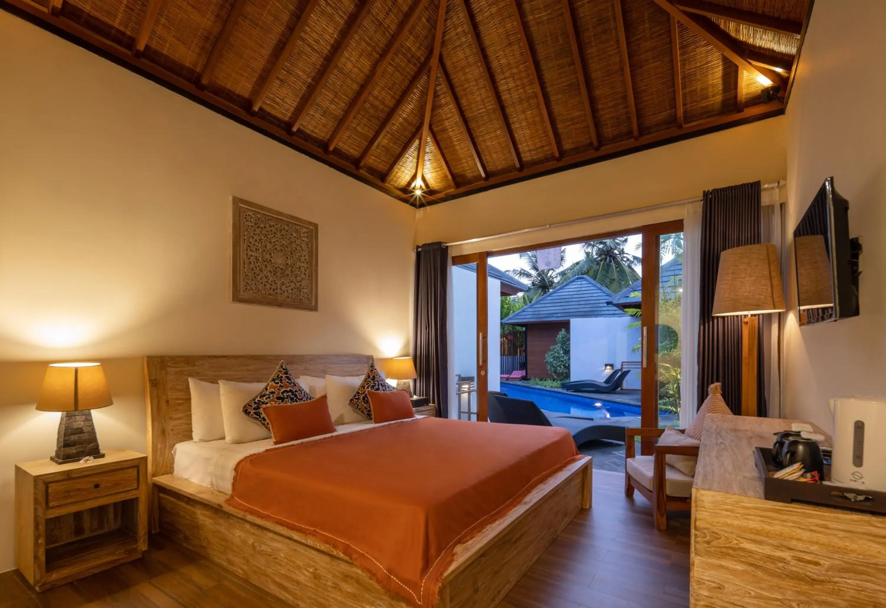 Double Room with Pool View in Pradja Slumbung Villas Double Room with Pool View in Pradja Slumbung Villas