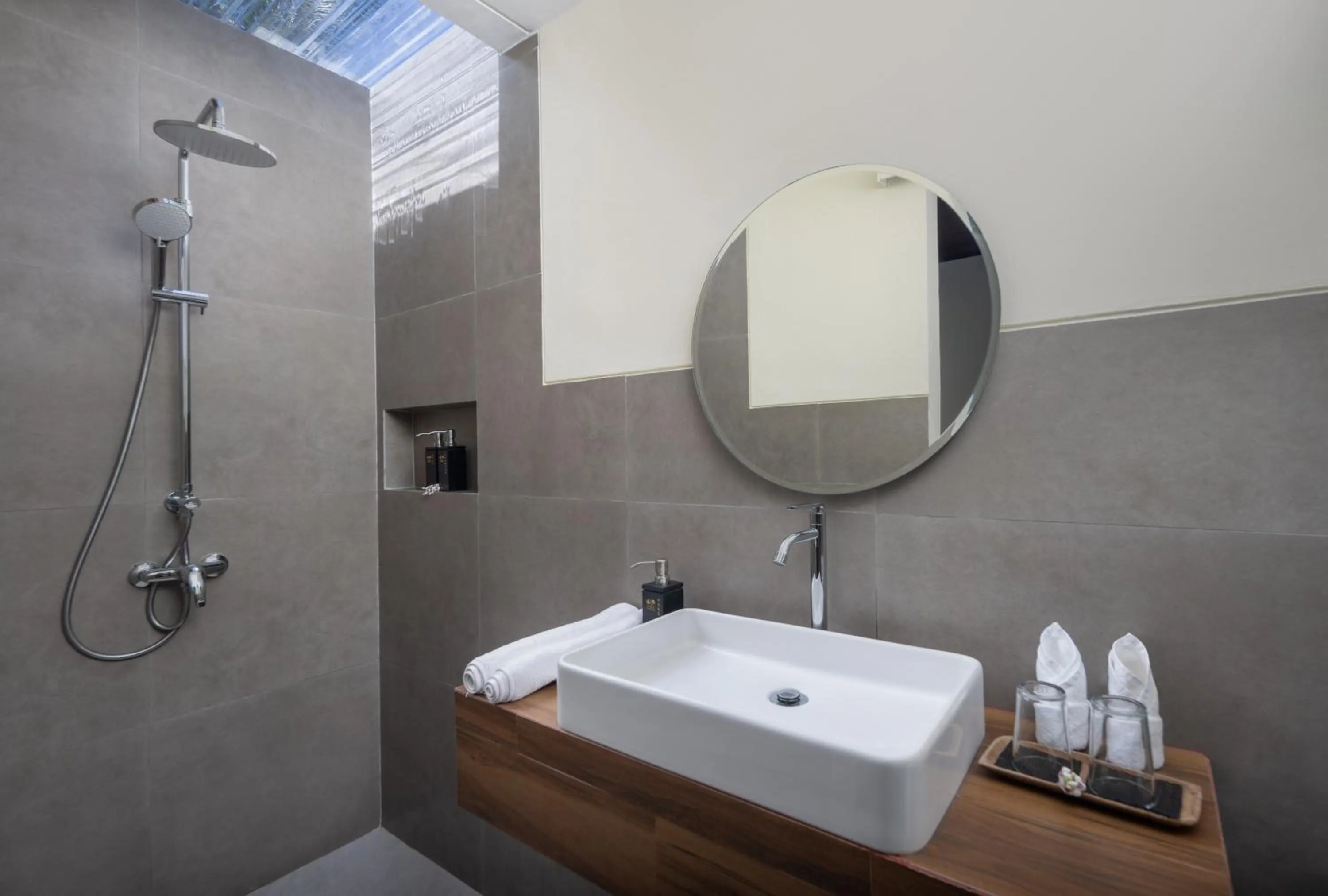 Shower in Pradja Slumbung Villas