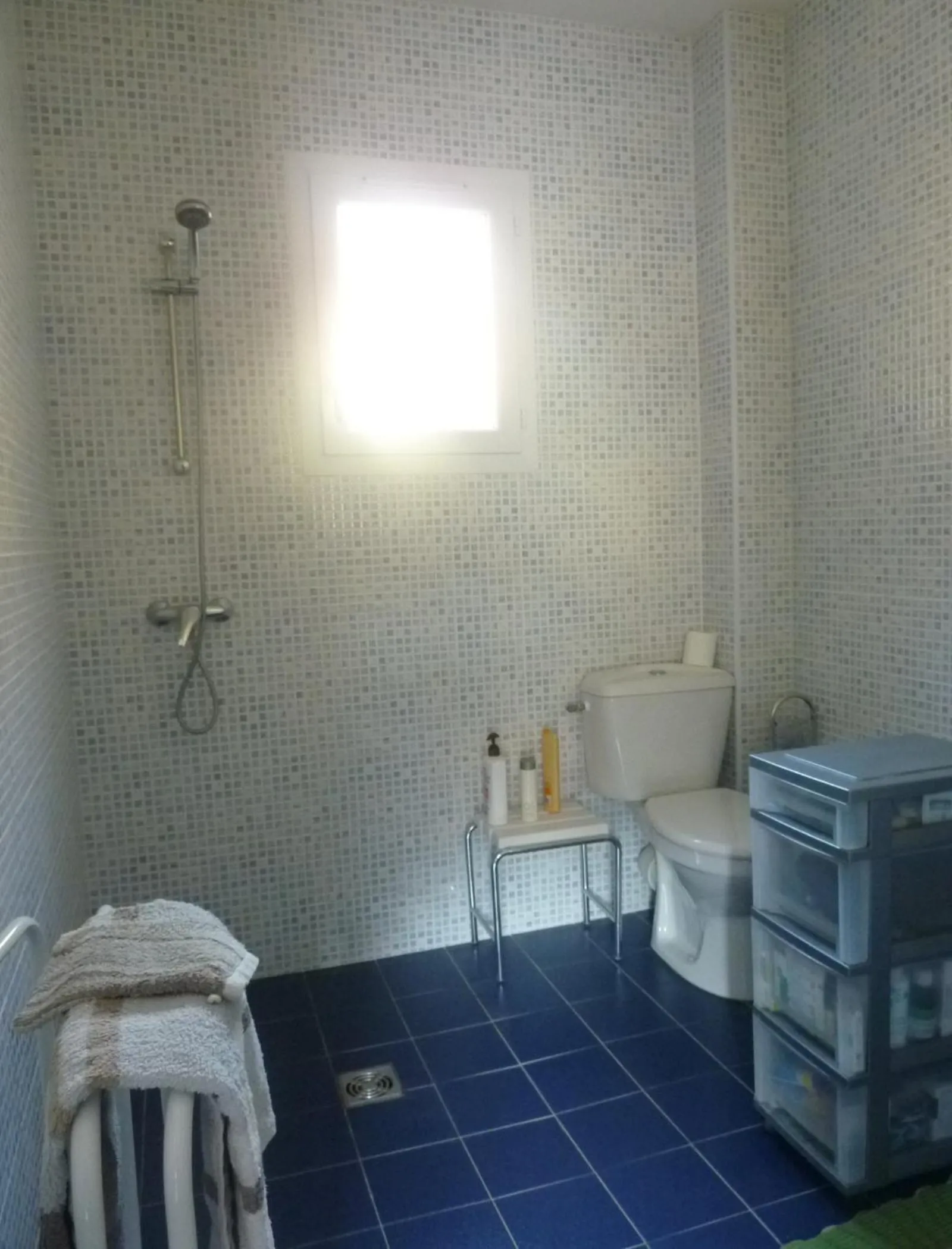 Shower in Appart'Hôtel Les Rochers