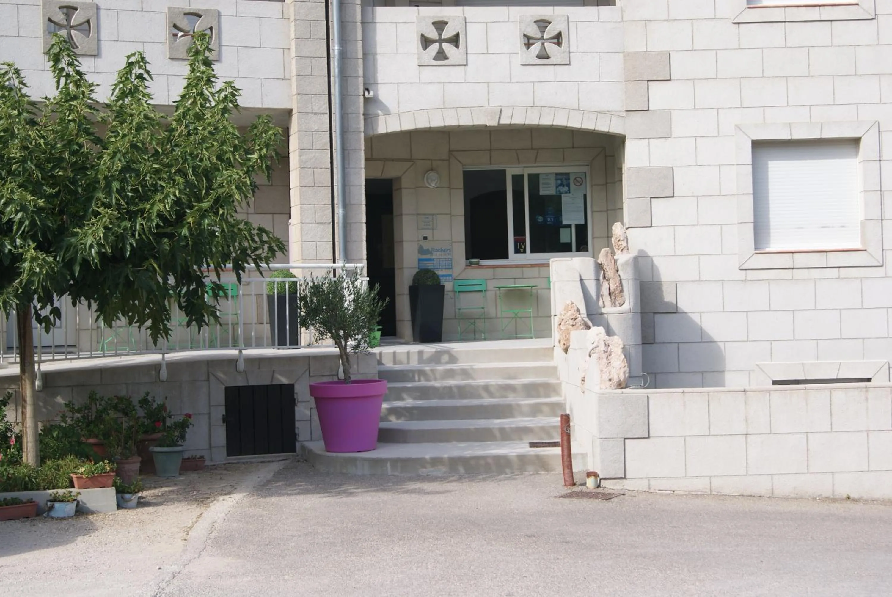 Property building in Appart'Hôtel Les Rochers
