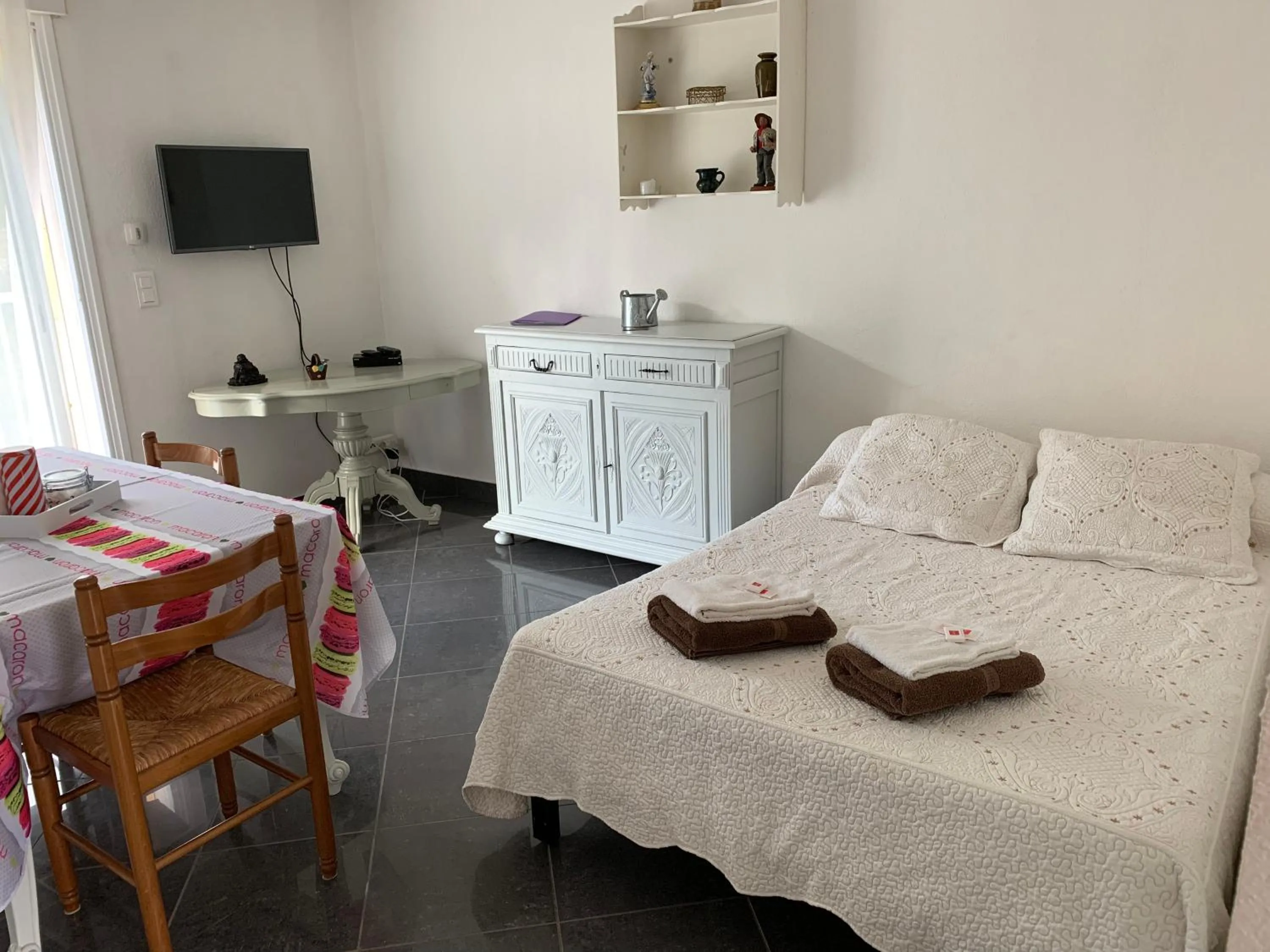 Bed in Appart'Hôtel Les Rochers