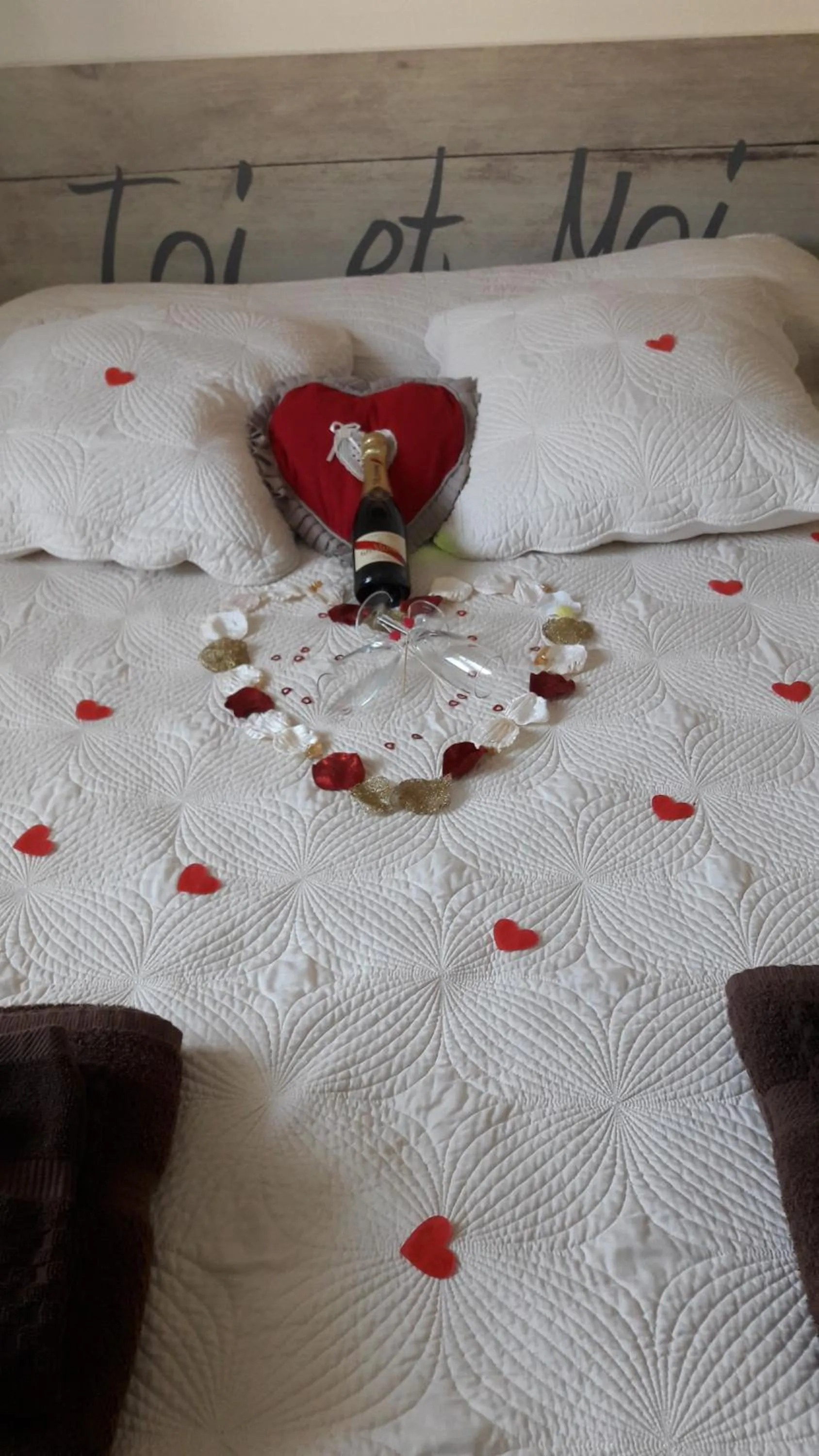 People, Bed in Appart'Hôtel Les Rochers