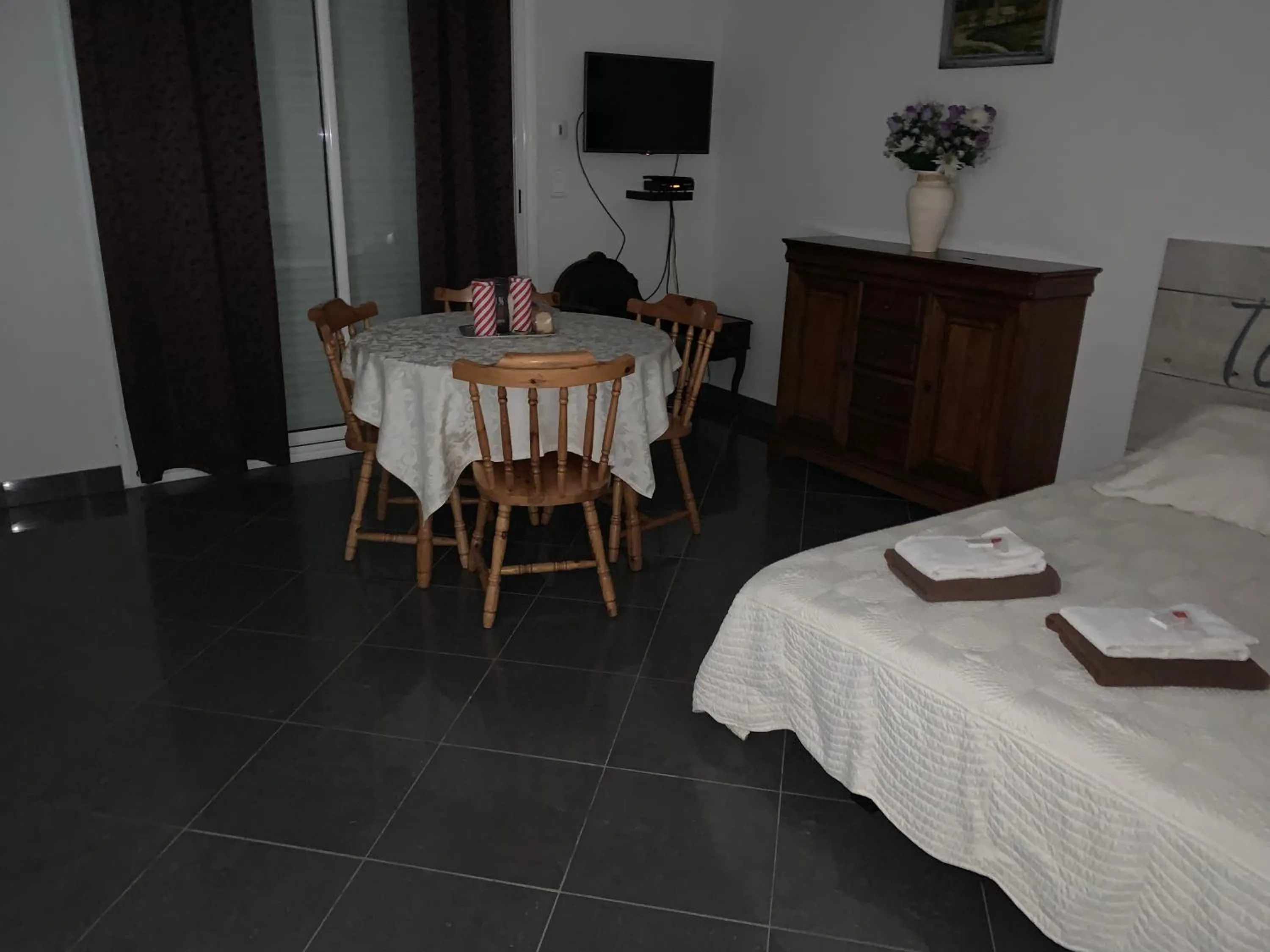 Bed in Appart'Hôtel Les Rochers