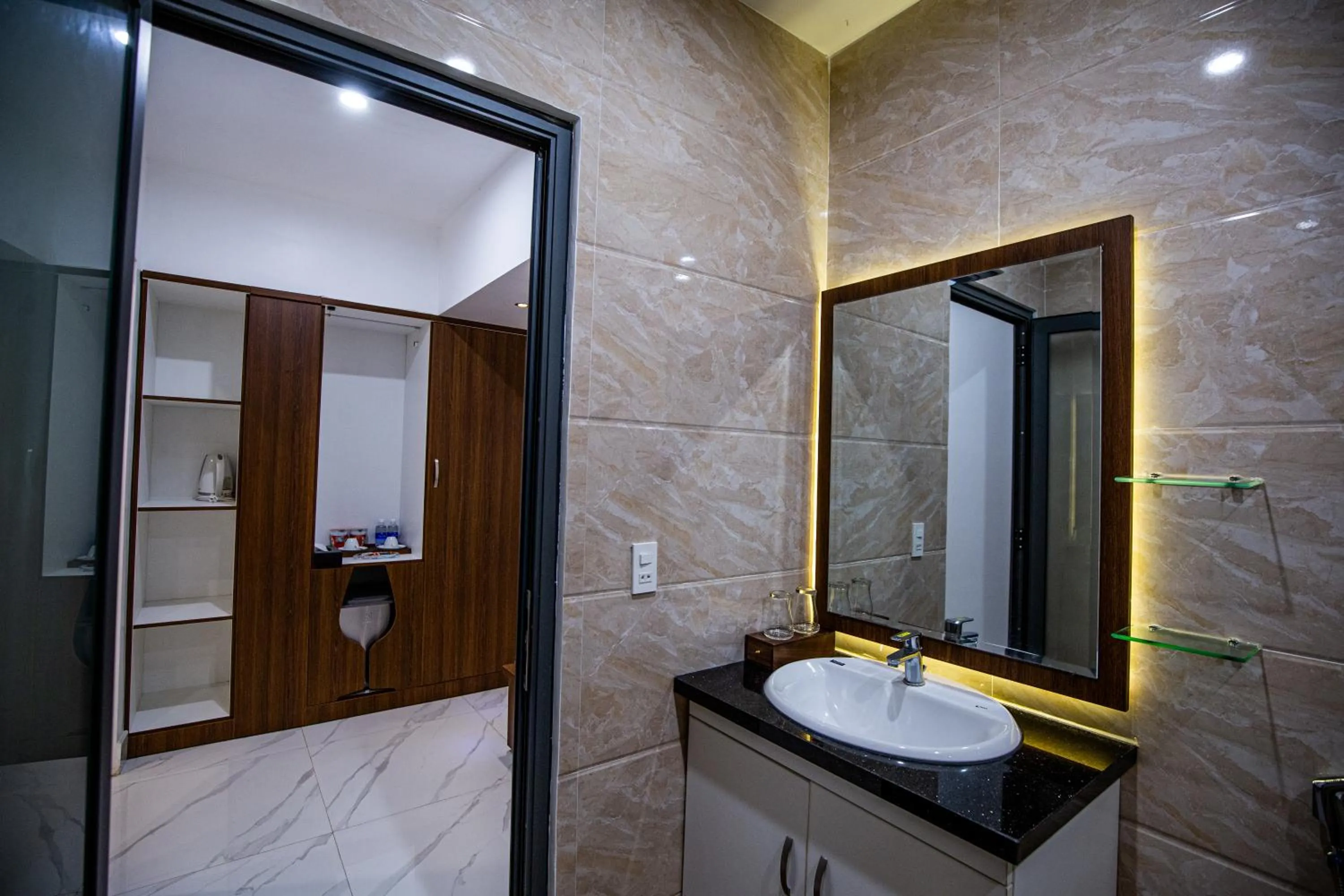 Shower in Nhat Quang Hotel