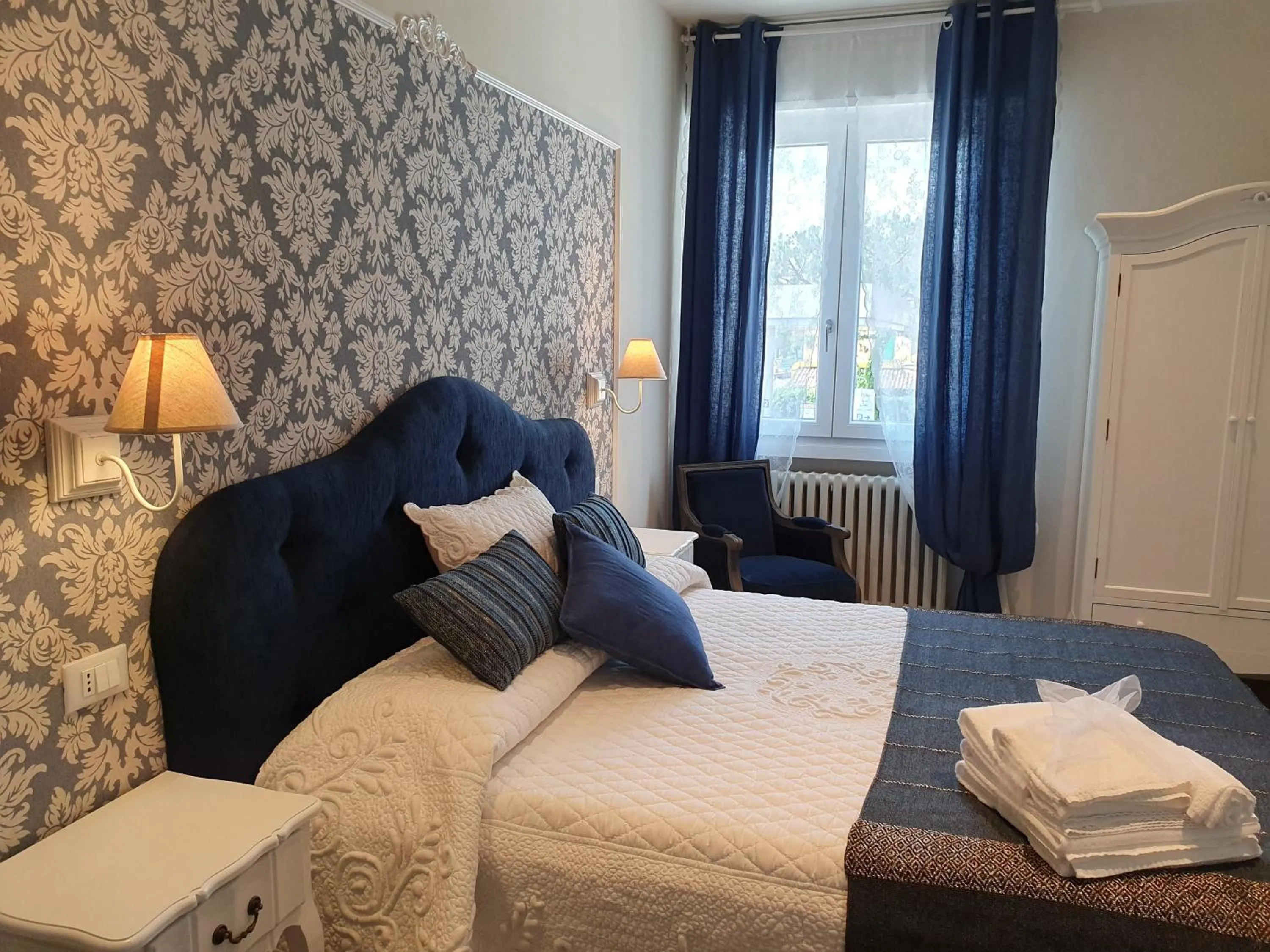 Bed in Romantic Home