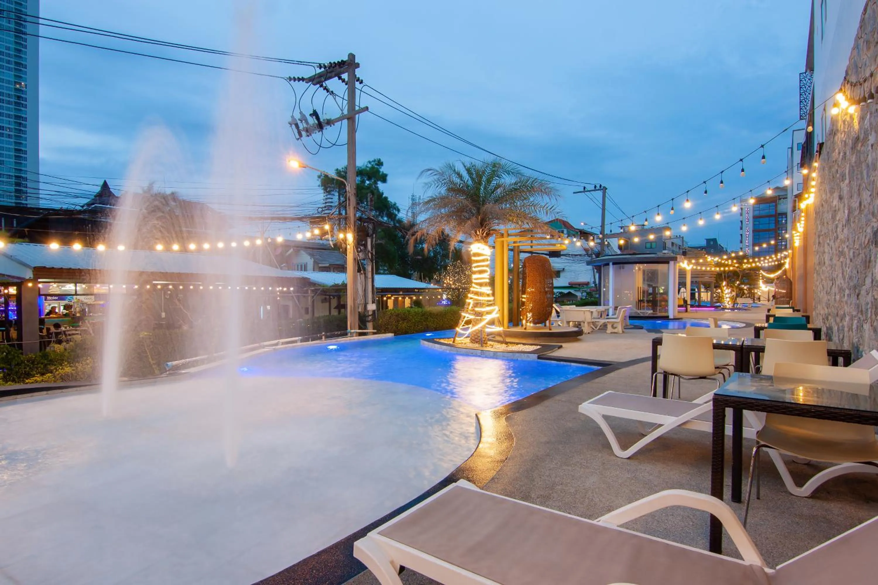 Golden Jomtien Beach Hotel