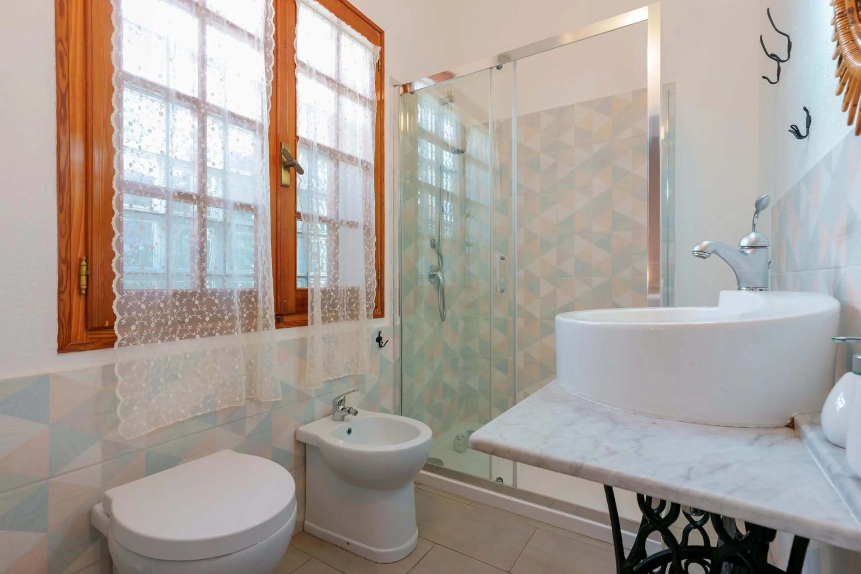 Shower in BB 1987 Pula