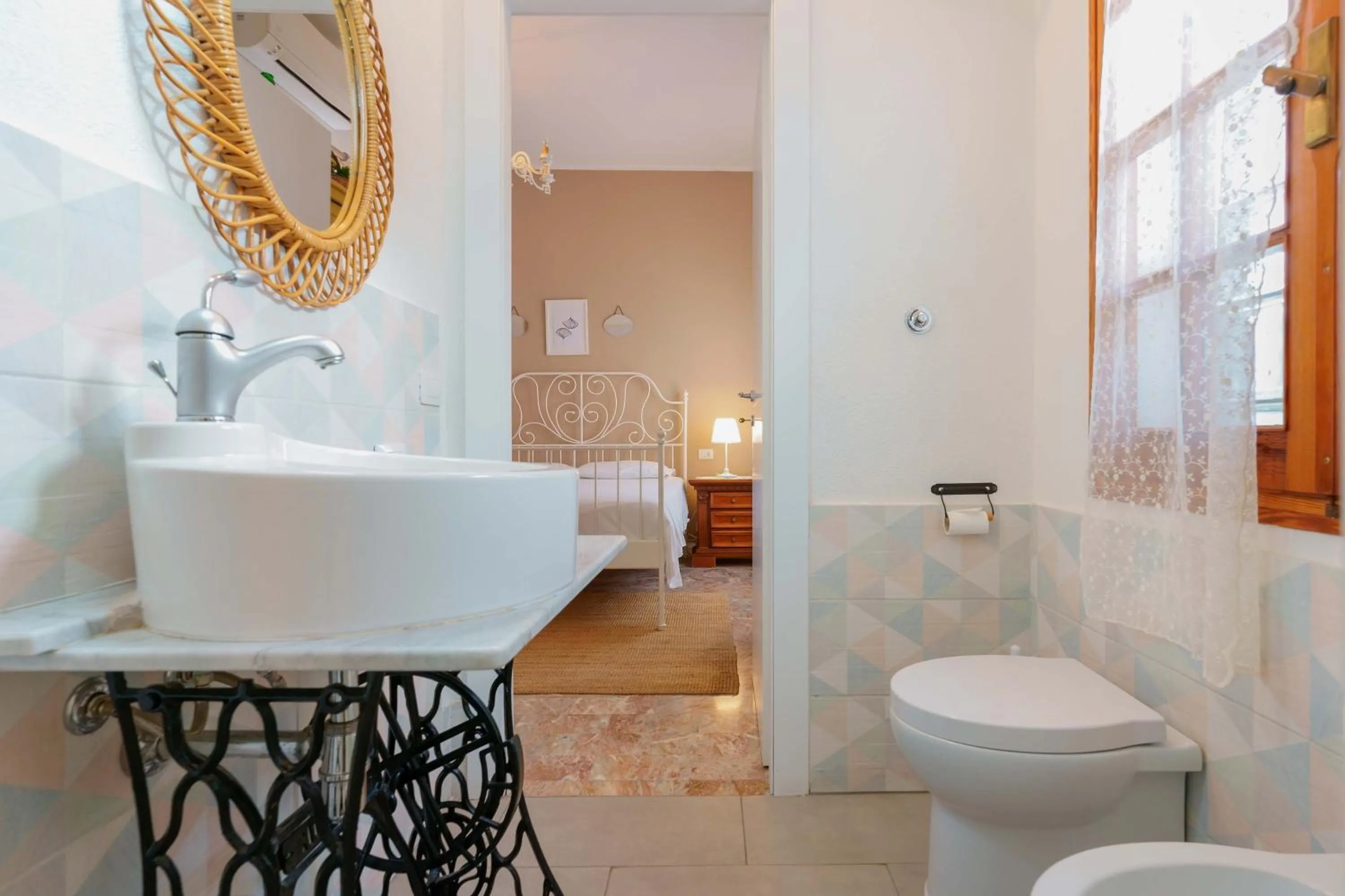 Bathroom in BB 1987 Pula