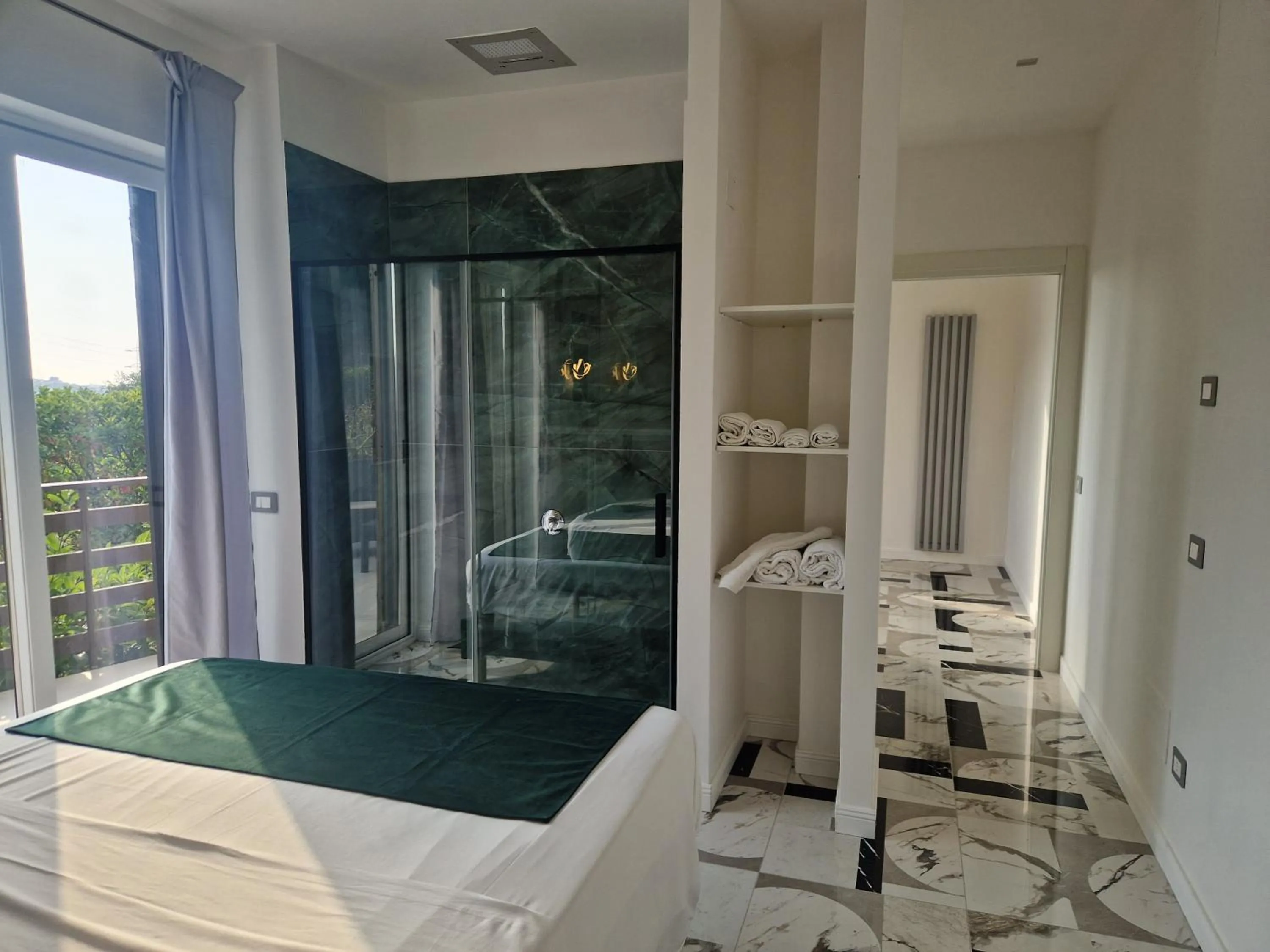 Shower in B&B Artemide