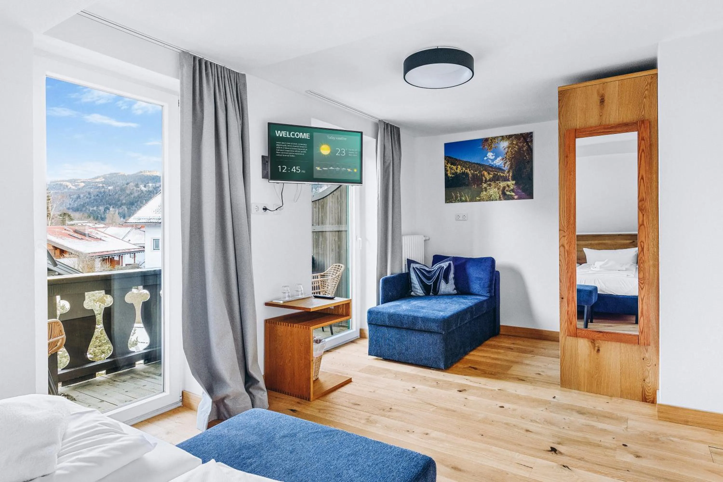 Photo of the whole room, Bed in Weidegg - Hotel Garni