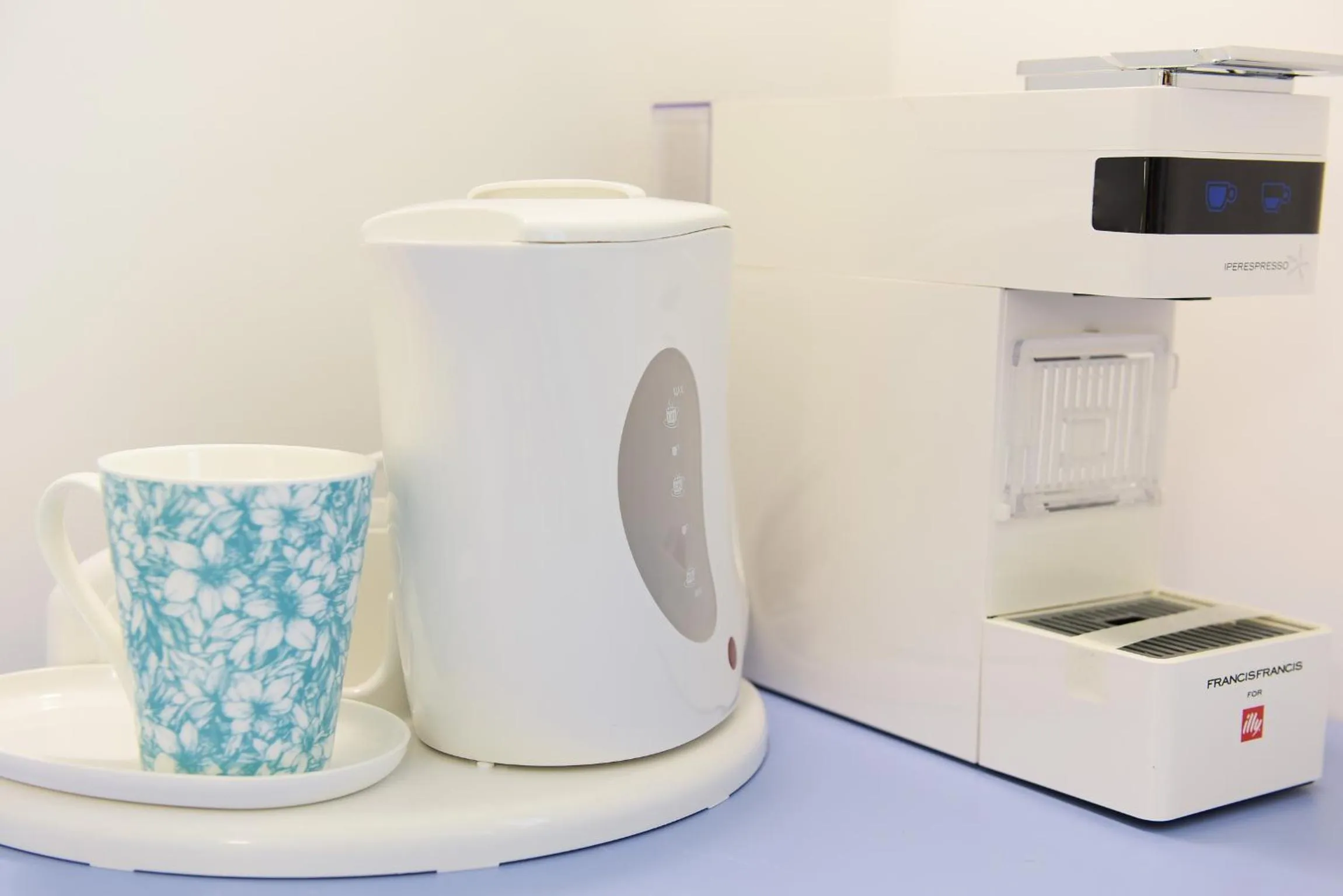 Coffee/tea facilities in Rose Canine B&B