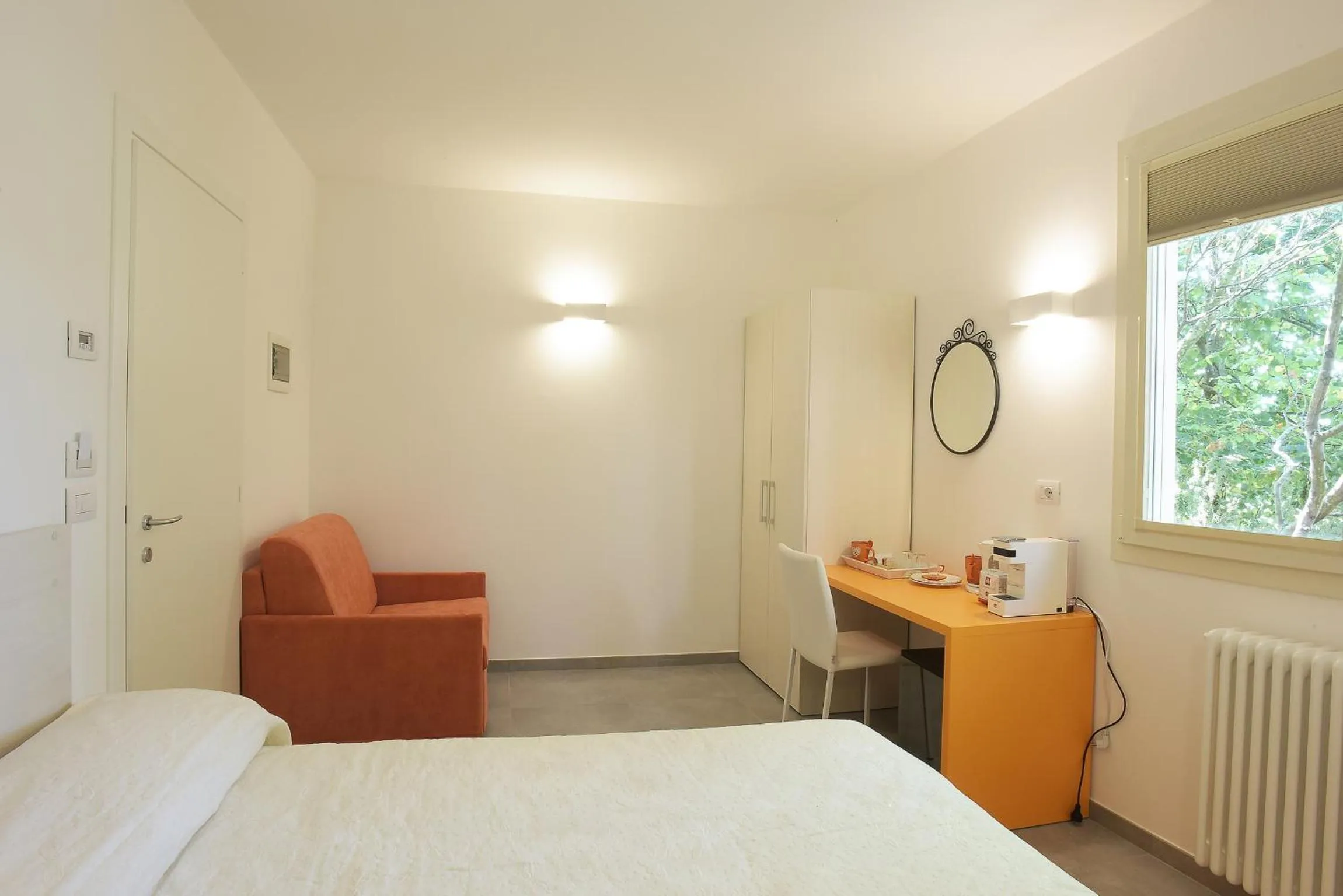 Photo of the whole room in Rose Canine B&B