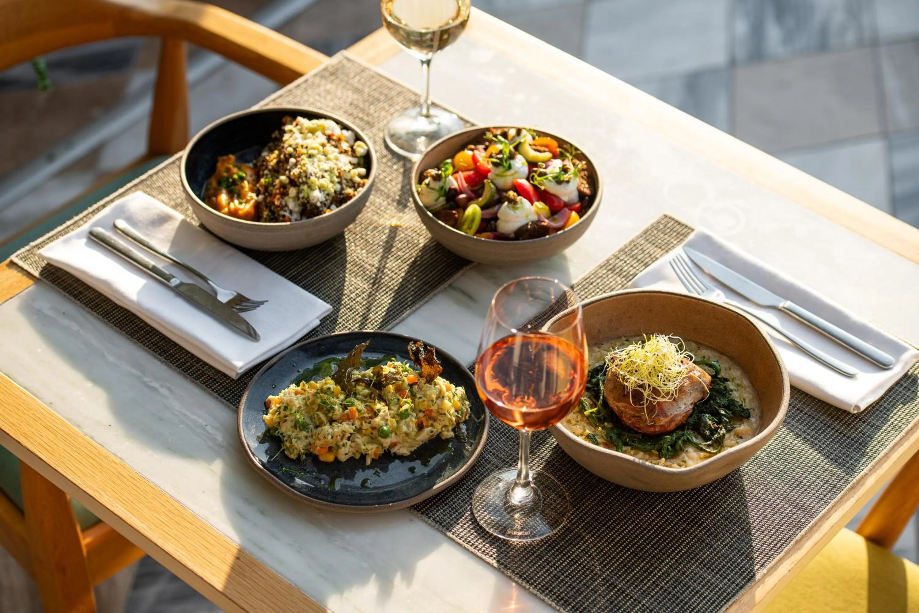 Restaurant/places to eat in Niche Hotel Athens