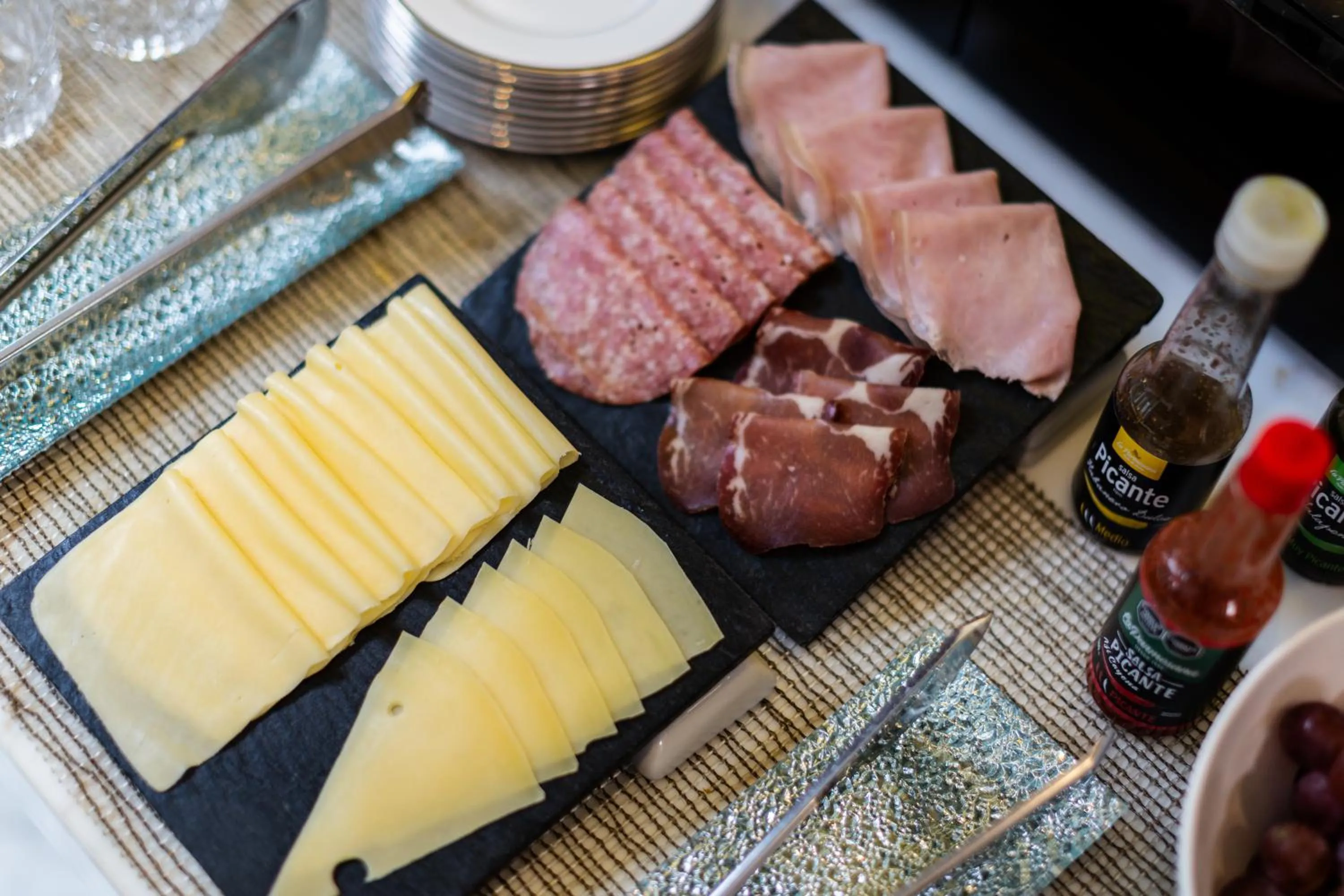 Food and drinks in 1828 Smart Hotel Boutique