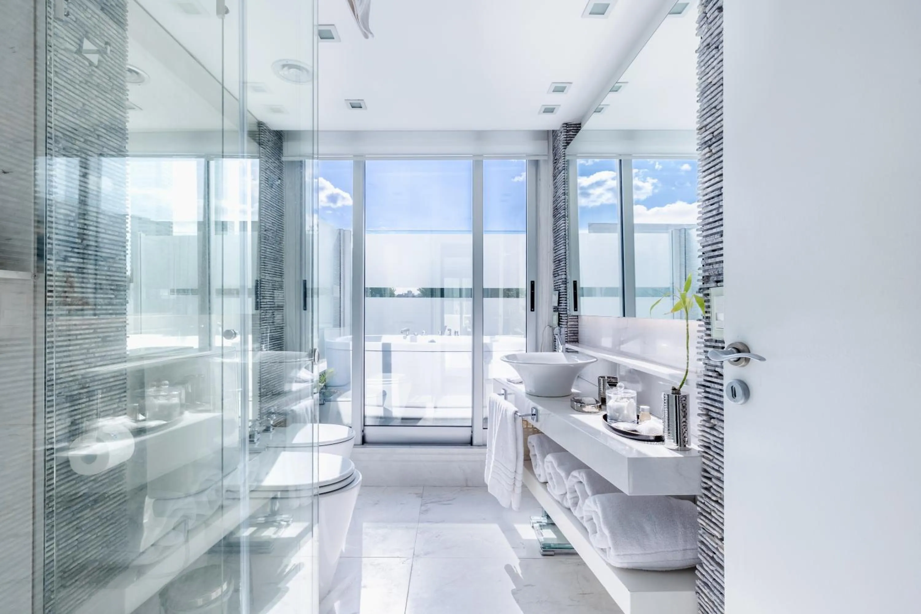 Bathroom, Bed in 1828 Smart Hotel Boutique