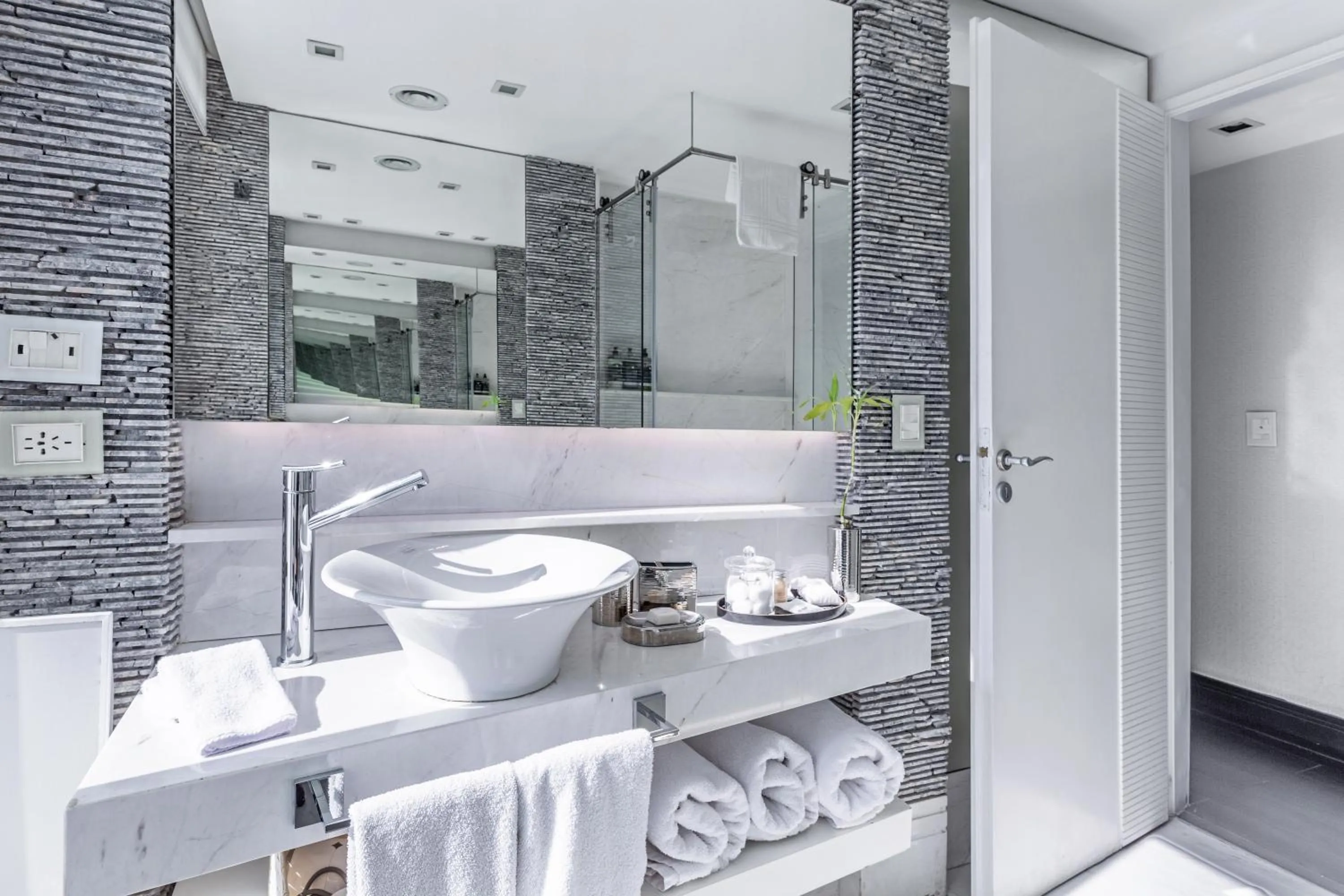 Bathroom in 1828 Smart Hotel Boutique