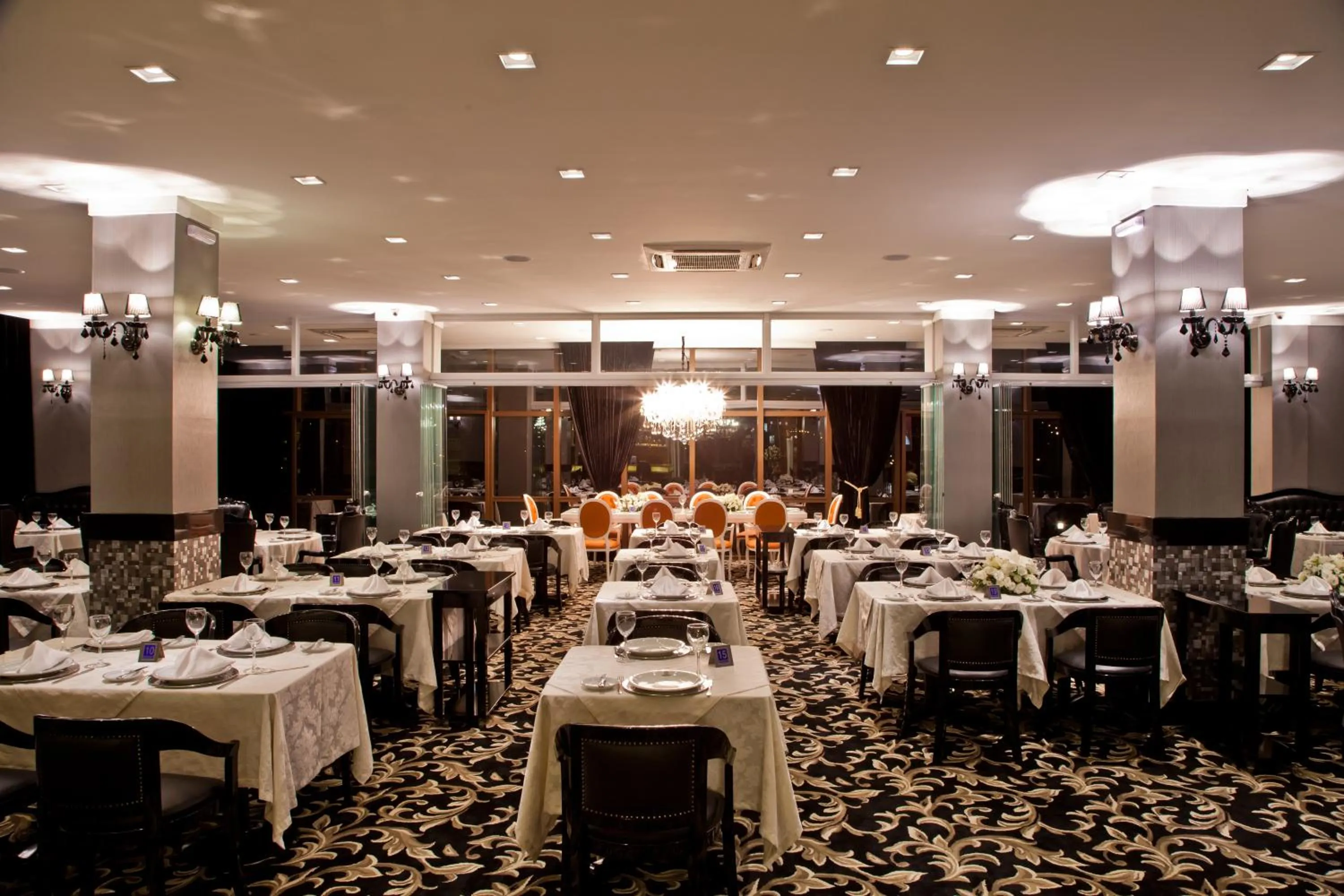 Restaurant/places to eat in Hotel Bertaso