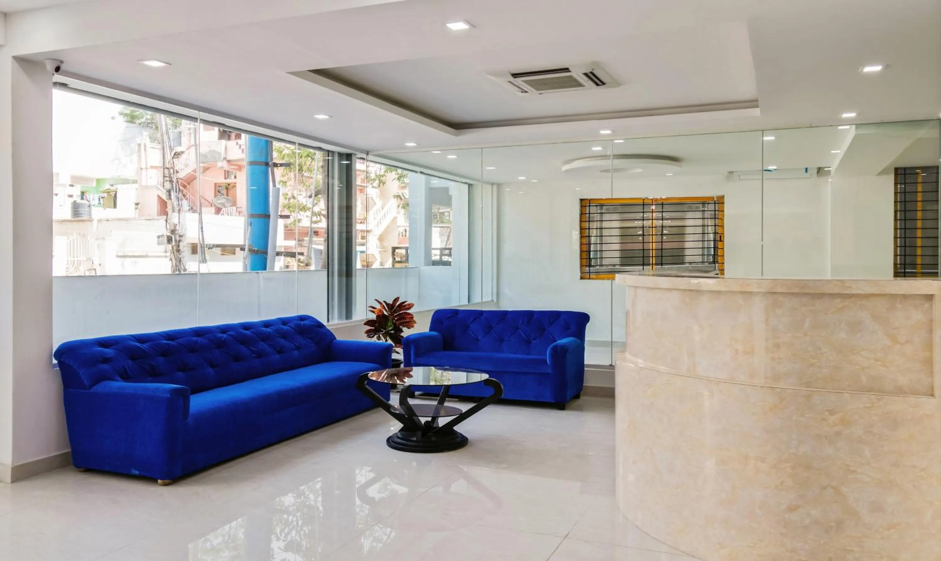 Seating area in Treebo Blu Orchid