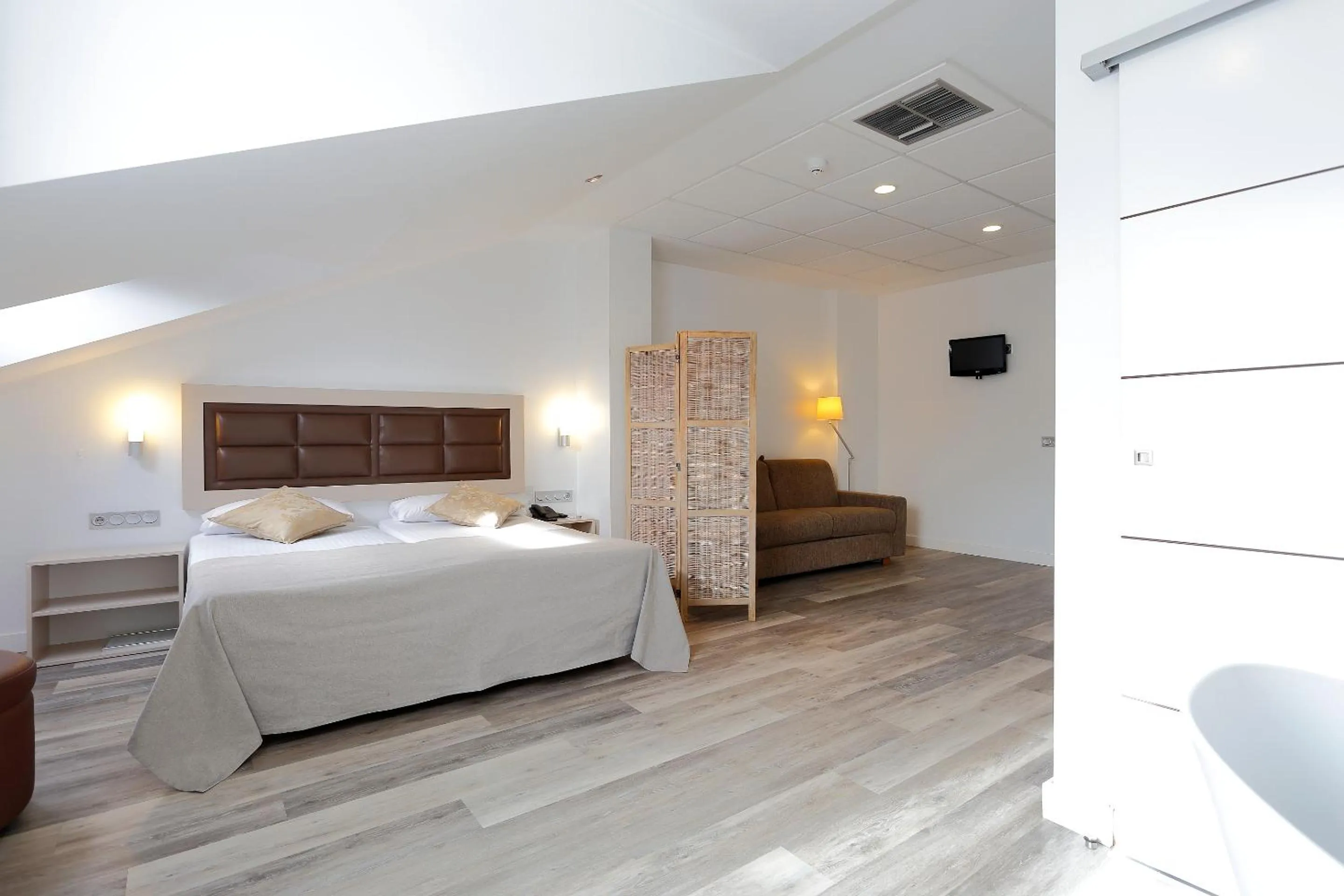 Photo of the whole room, Bed in Hotel Santa Rosa, Blue Hoteles