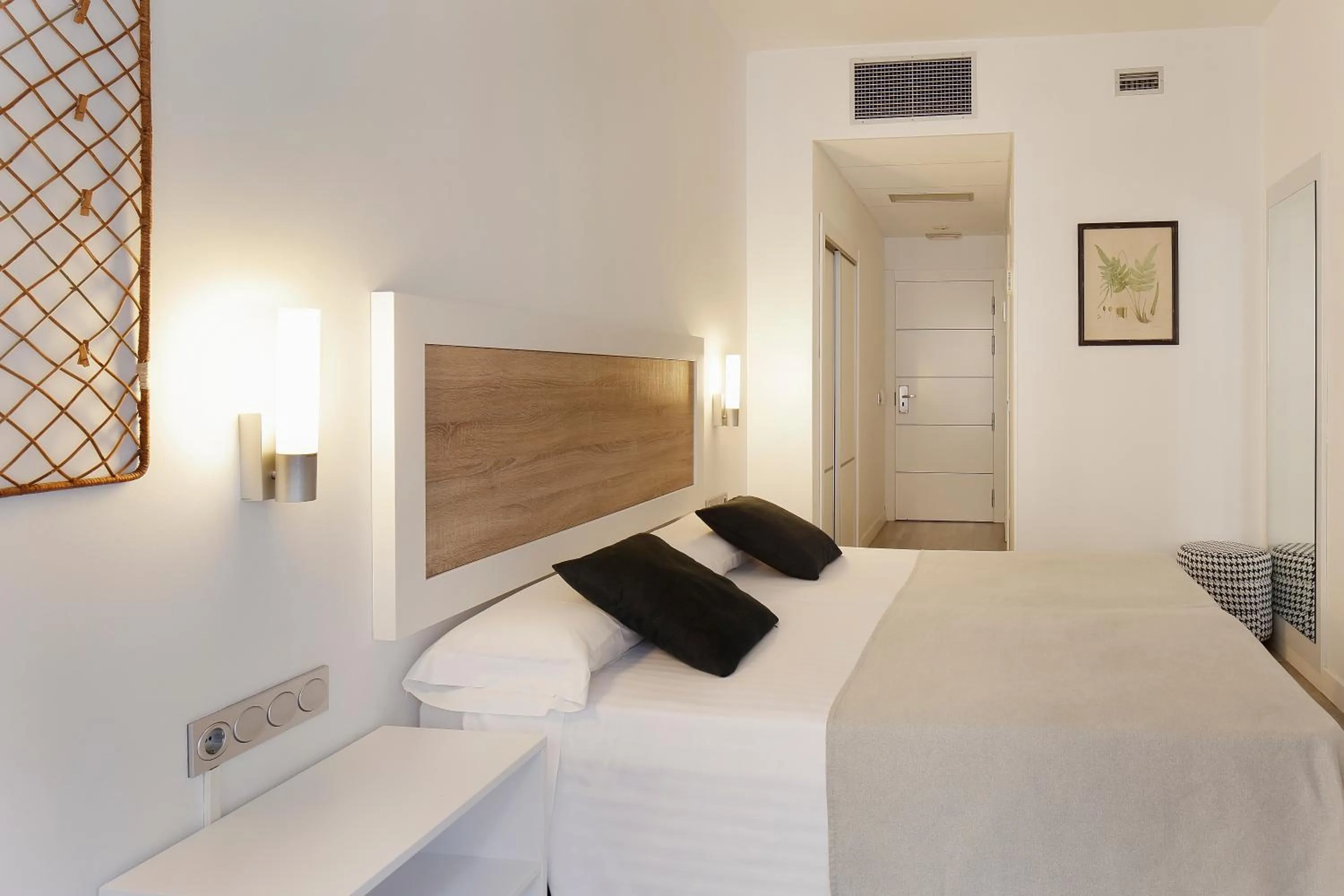 Bedroom, Bed in Hotel Santa Rosa, Blue Hoteles