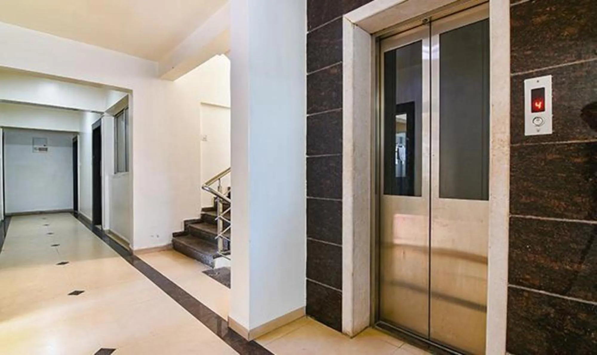 elevator in Via Kohinoor Residency