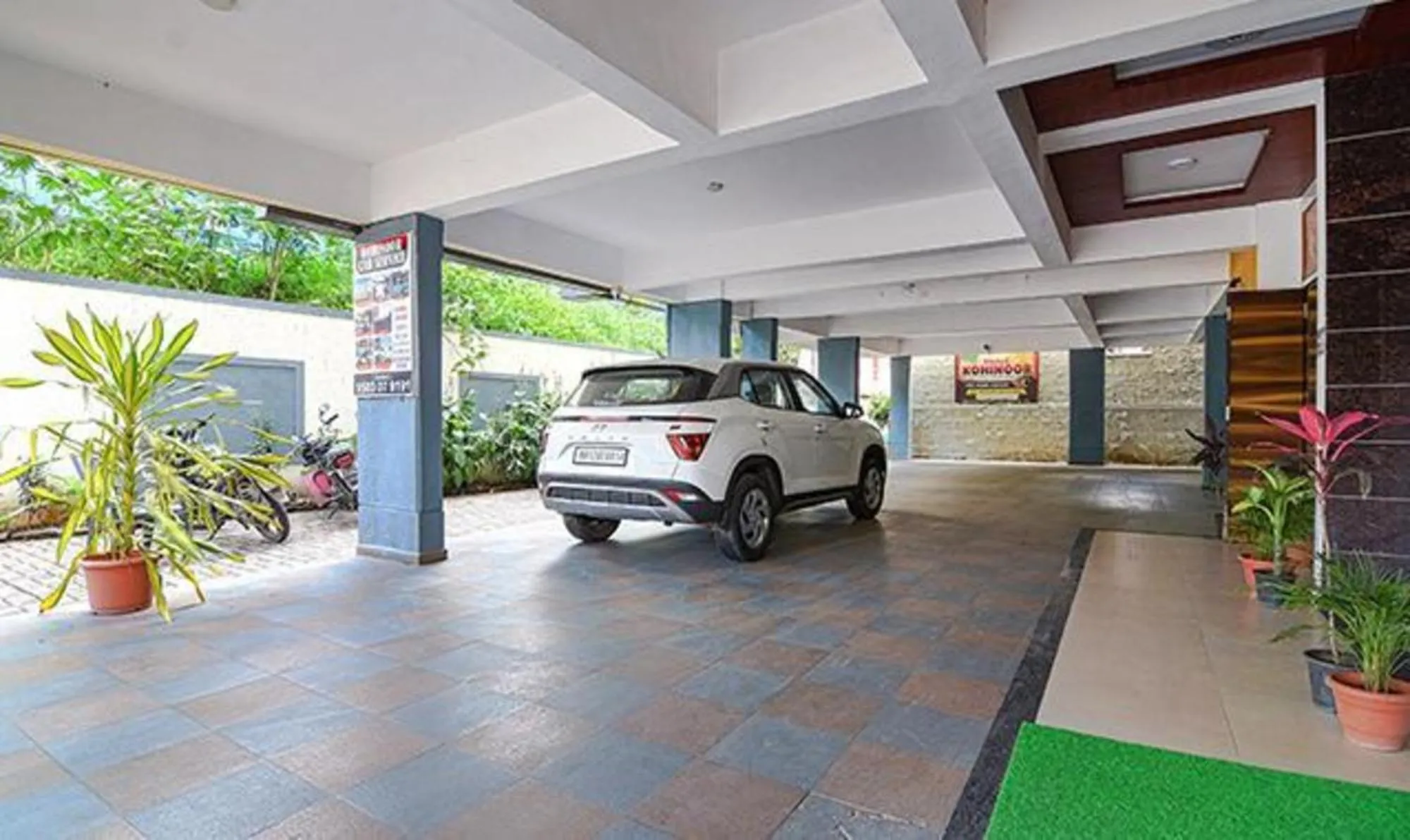 Parking in Via Kohinoor Residency