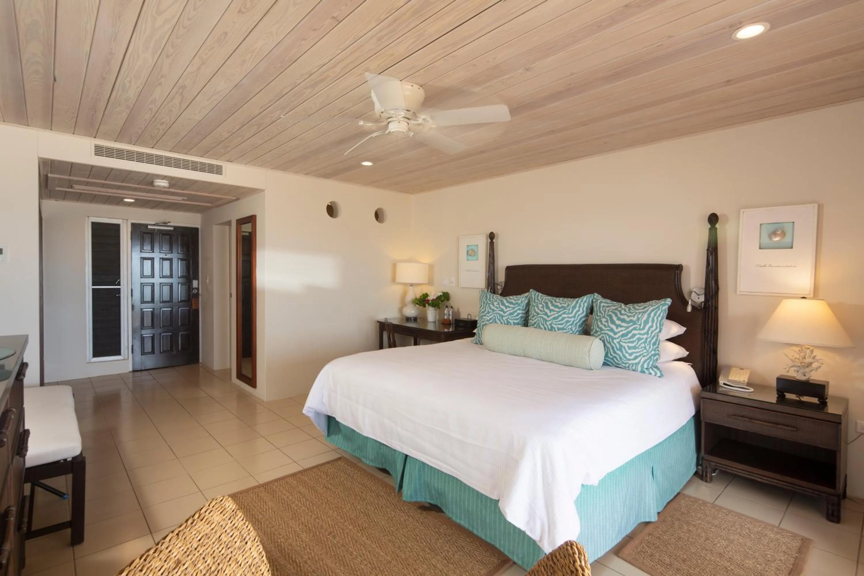 Bed in Curtain Bluff - All Inclusive