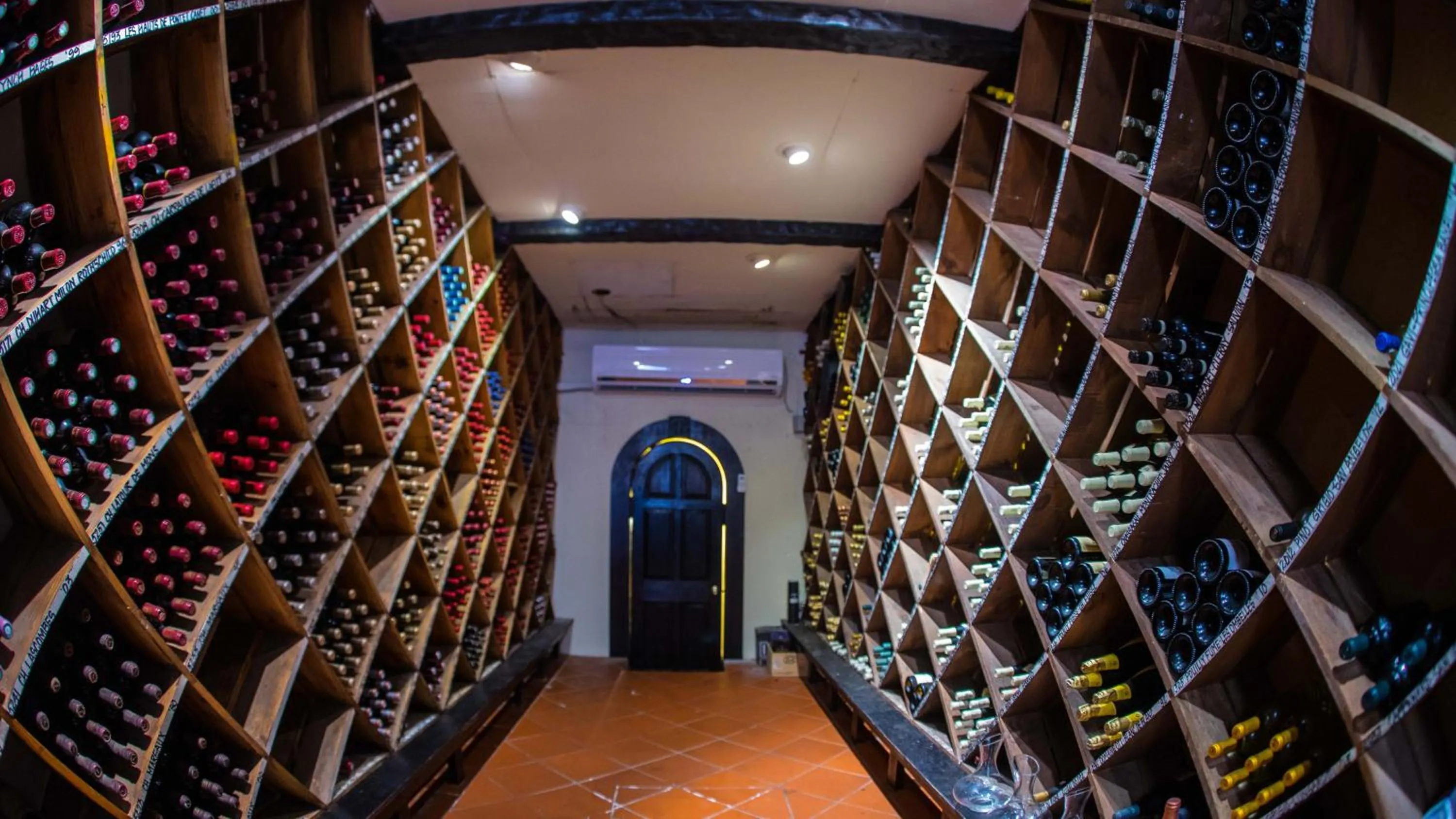 Restaurant/places to eat in Curtain Bluff - All Inclusive