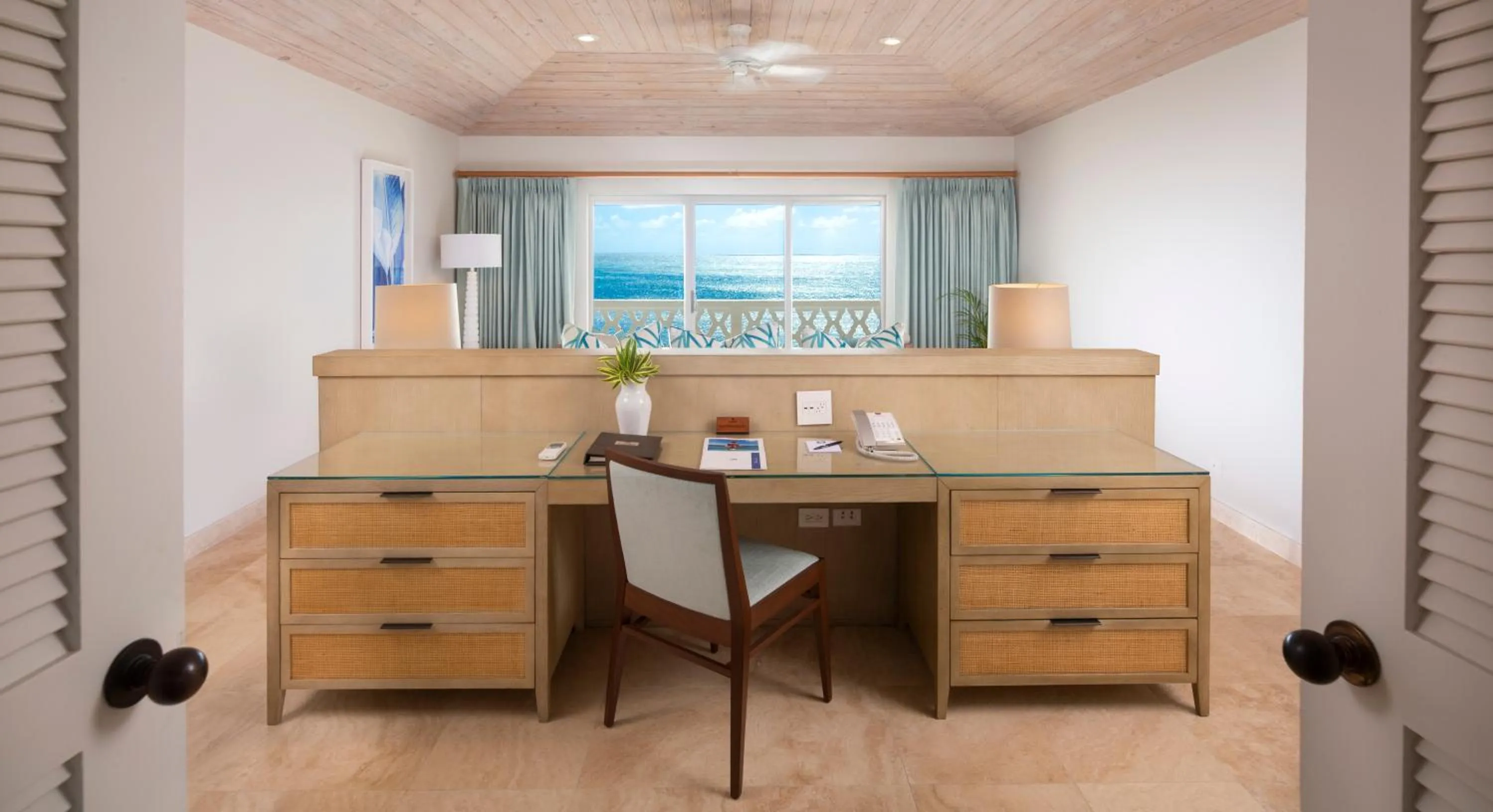 Bed in Curtain Bluff - All Inclusive