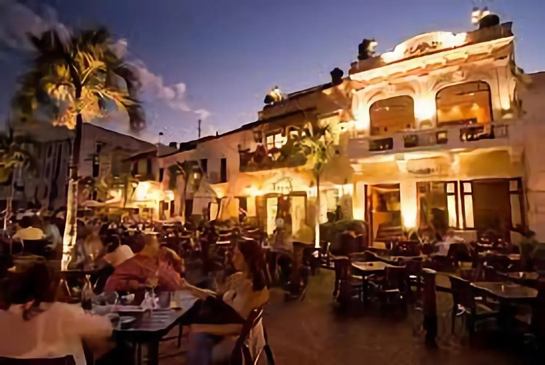 Restaurant/places to eat in Hotel Colonial Blanco