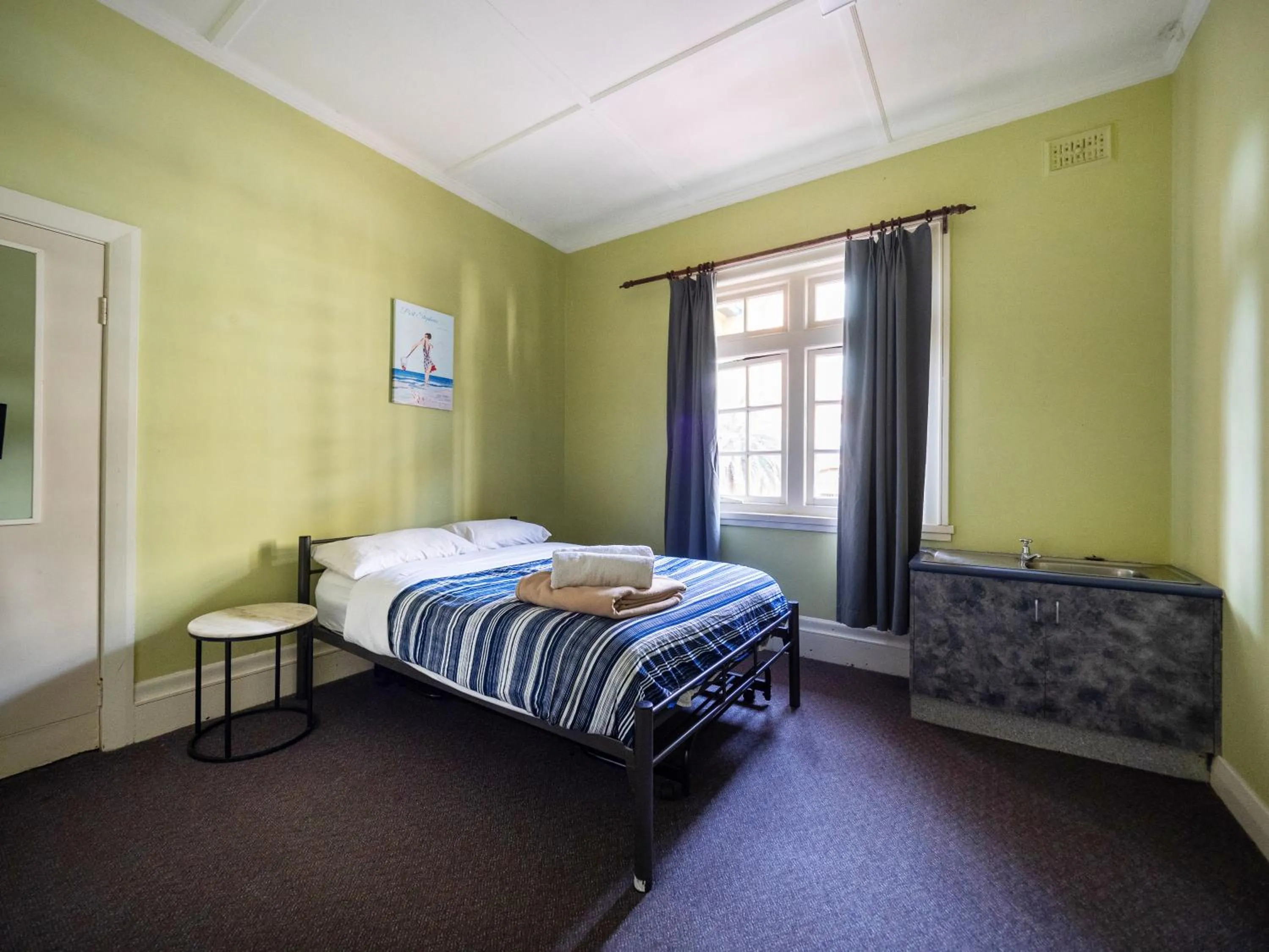 Bed in YHA Newcastle Beach