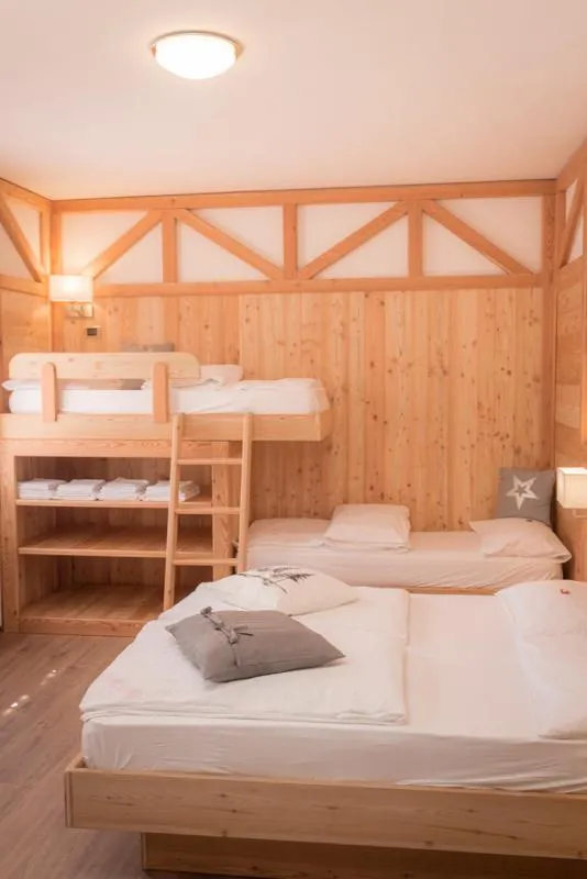bunk bed, Bed in Garni Le Prealpi